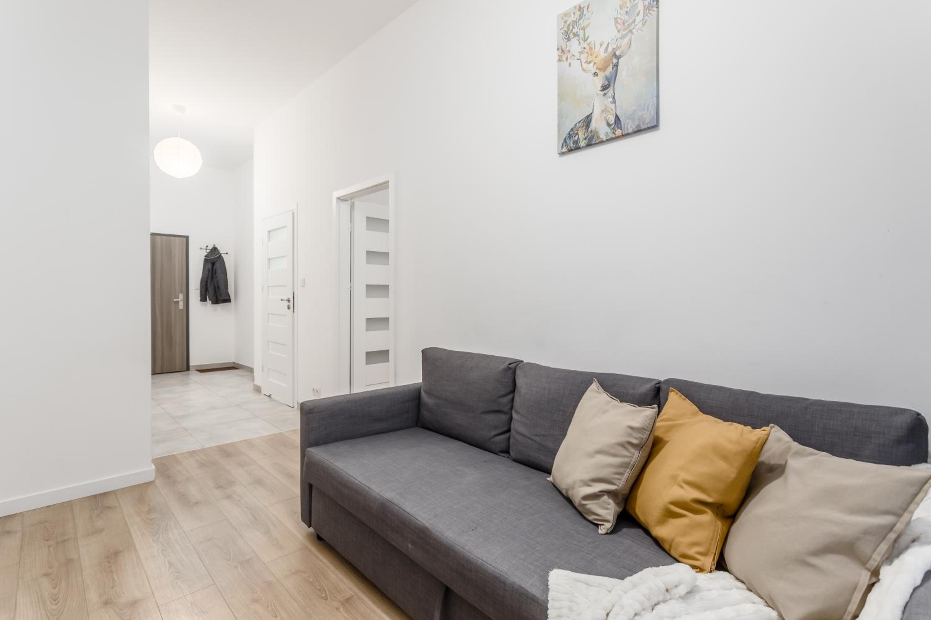 Apartment - Ground Floor - Photo 2
