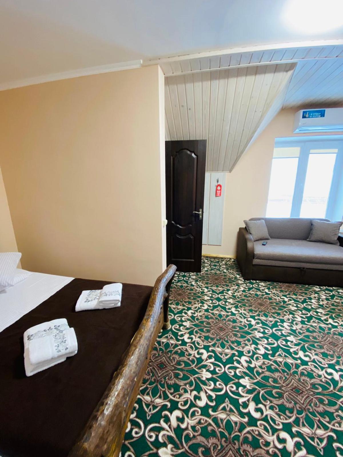 Standard Double or Twin Room photo 1