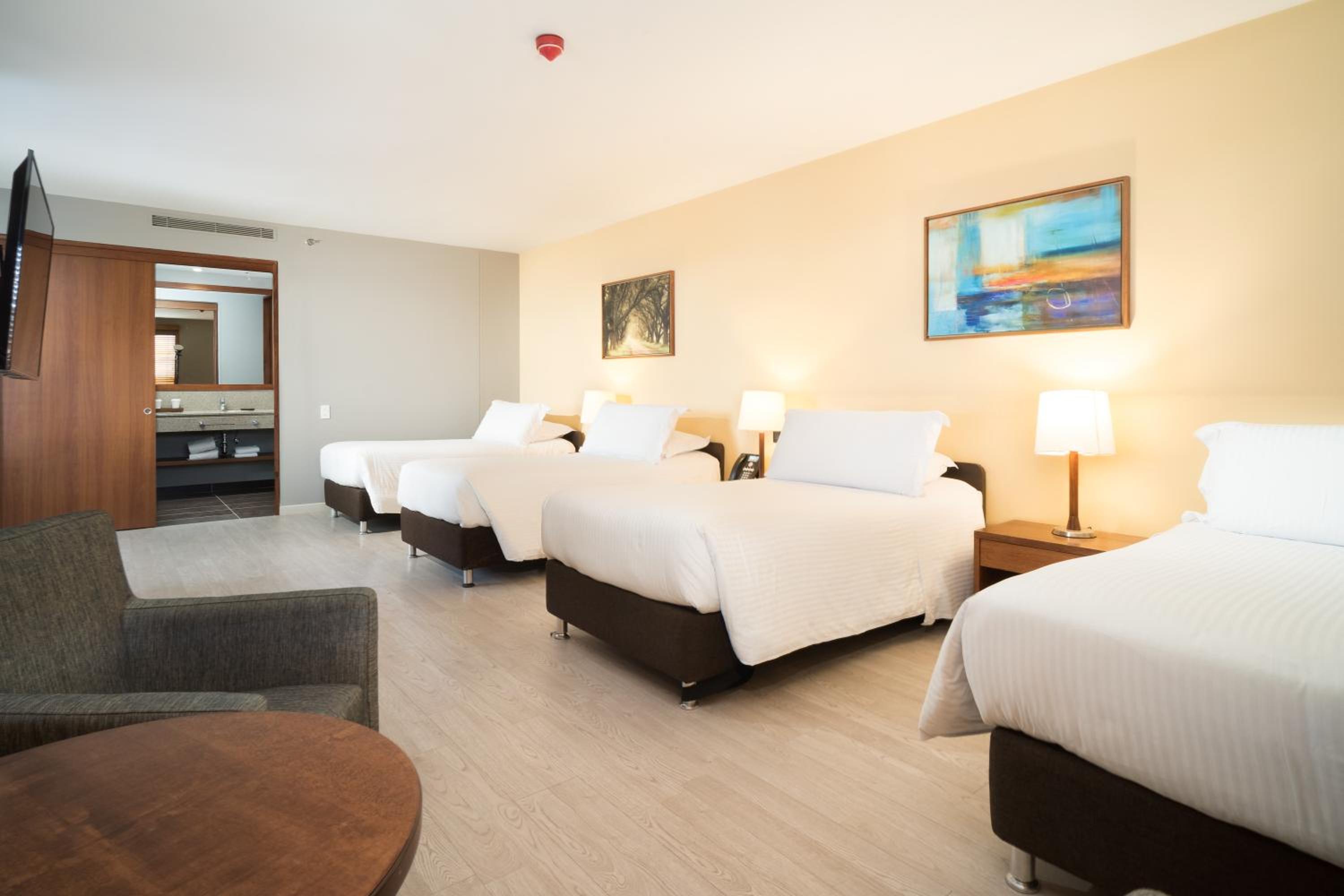 Standard Quadruple Room photo 2