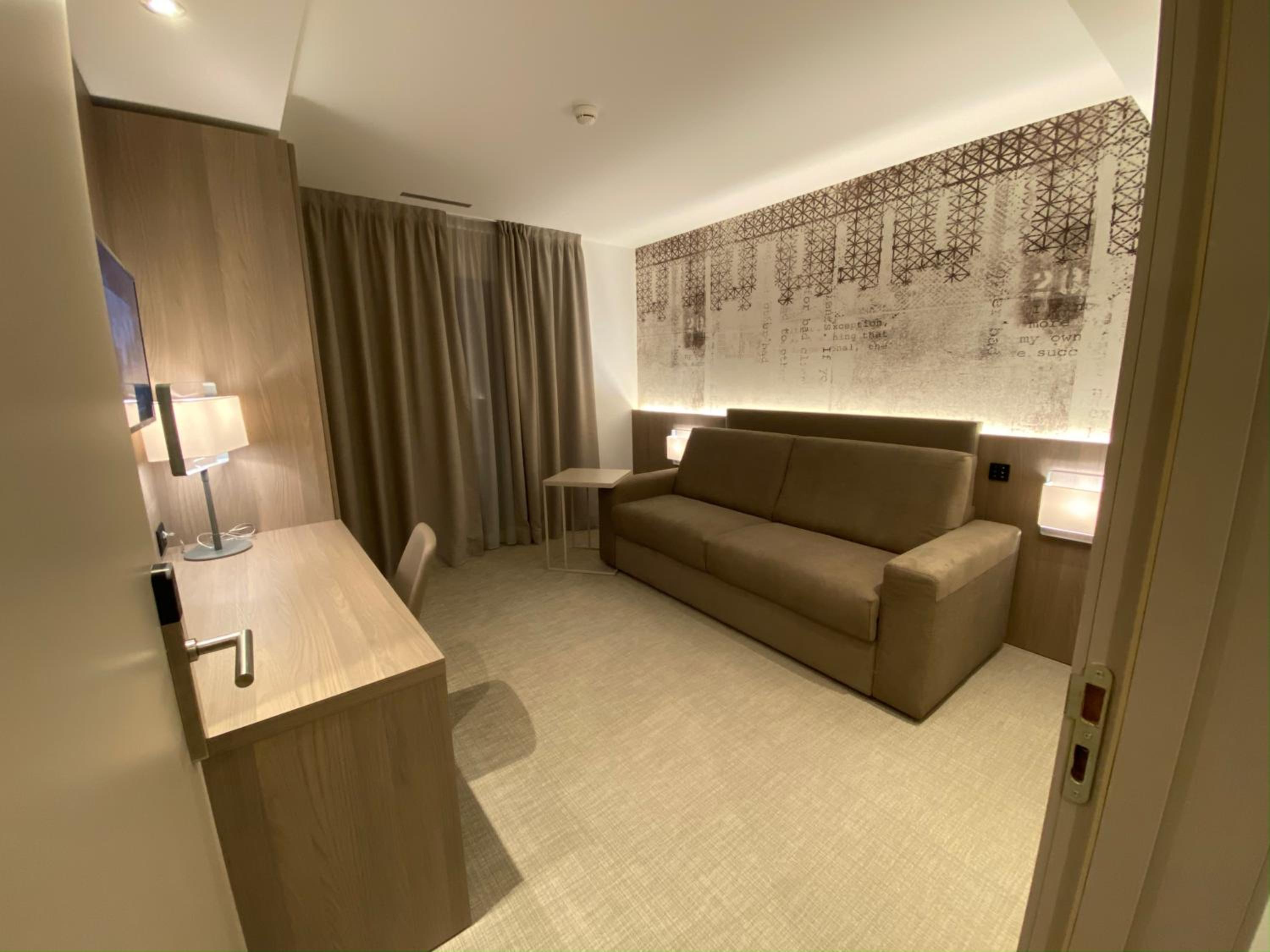 Family Suite with Balcony photo 1