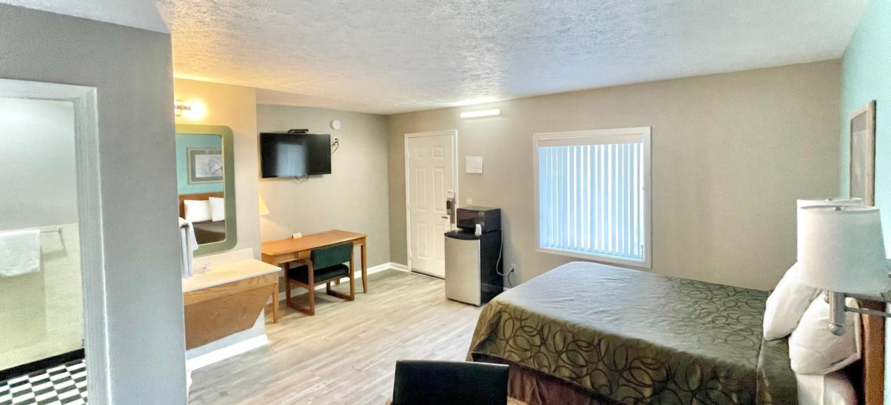 Queen Room - Photo 2