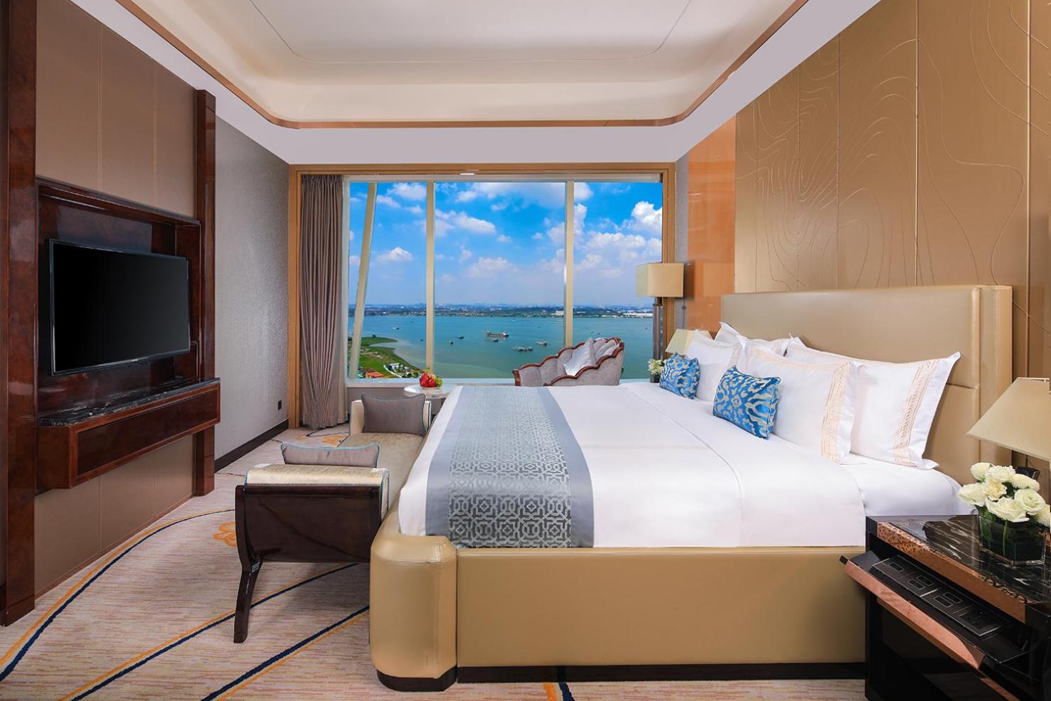 Deluxe Suite photo 2
