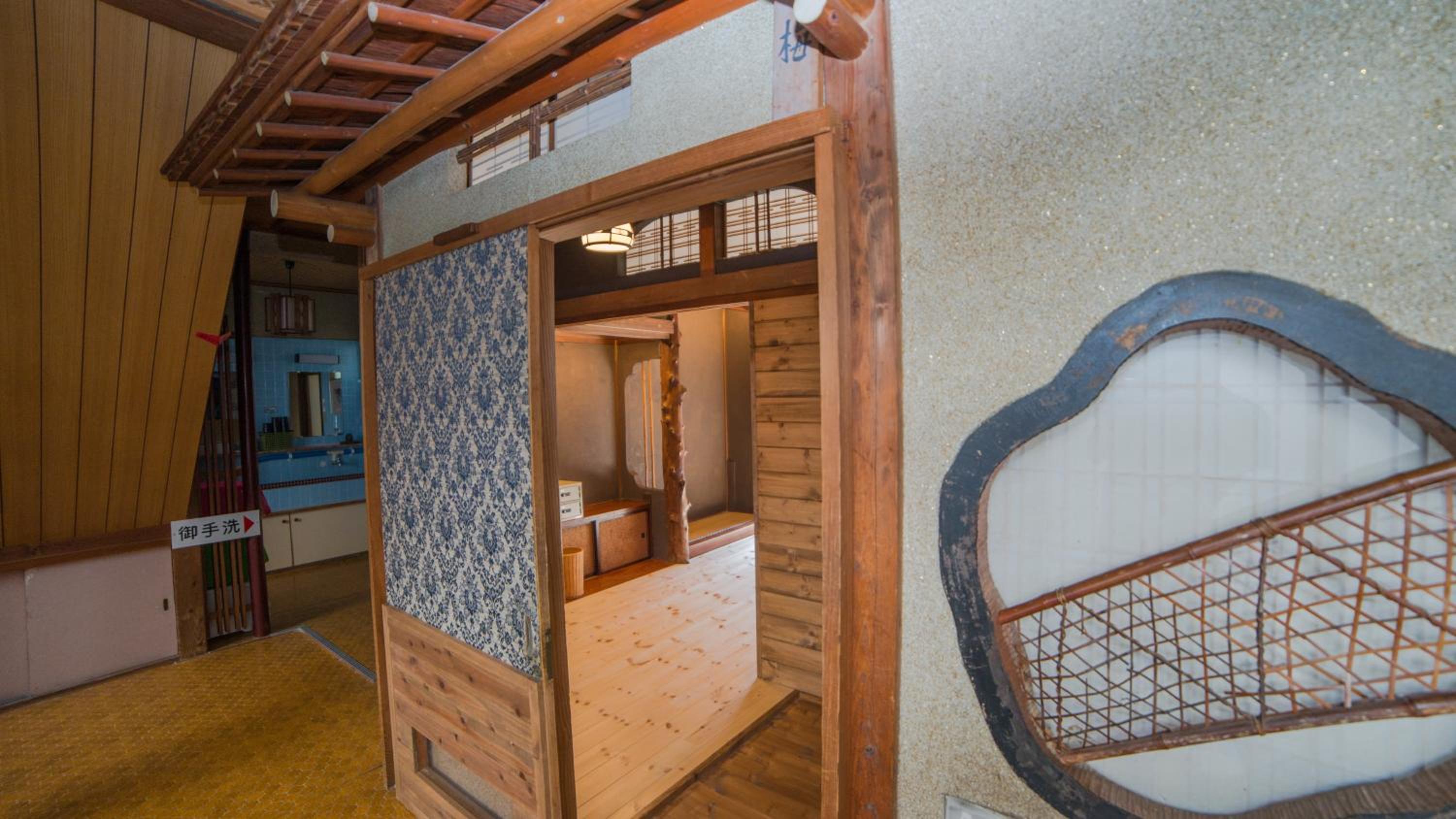 Bed in Japanese-Style Male Dormitory Room photo 2