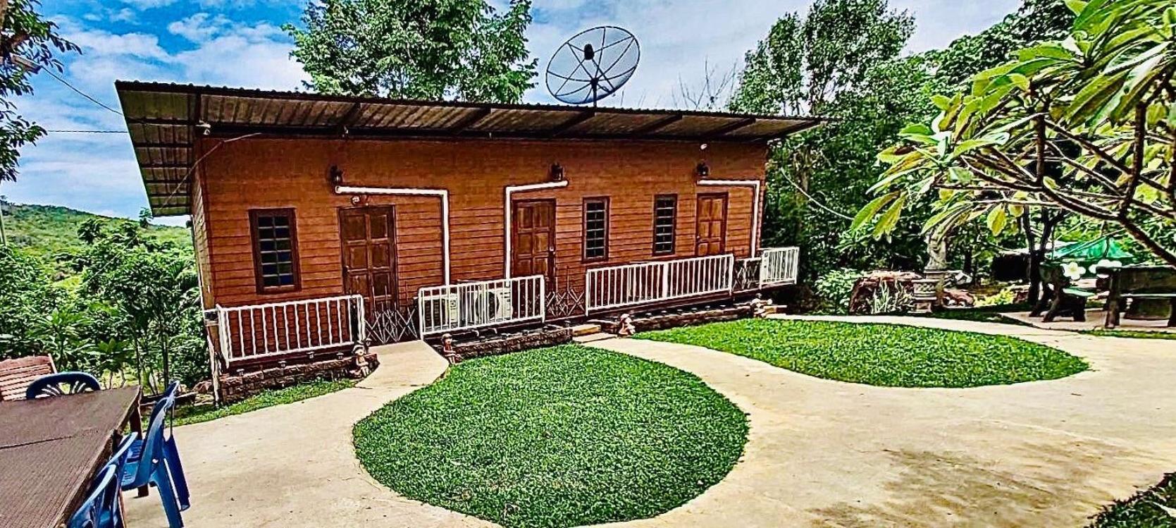 Quadruple Room with Balcony - Photo 16