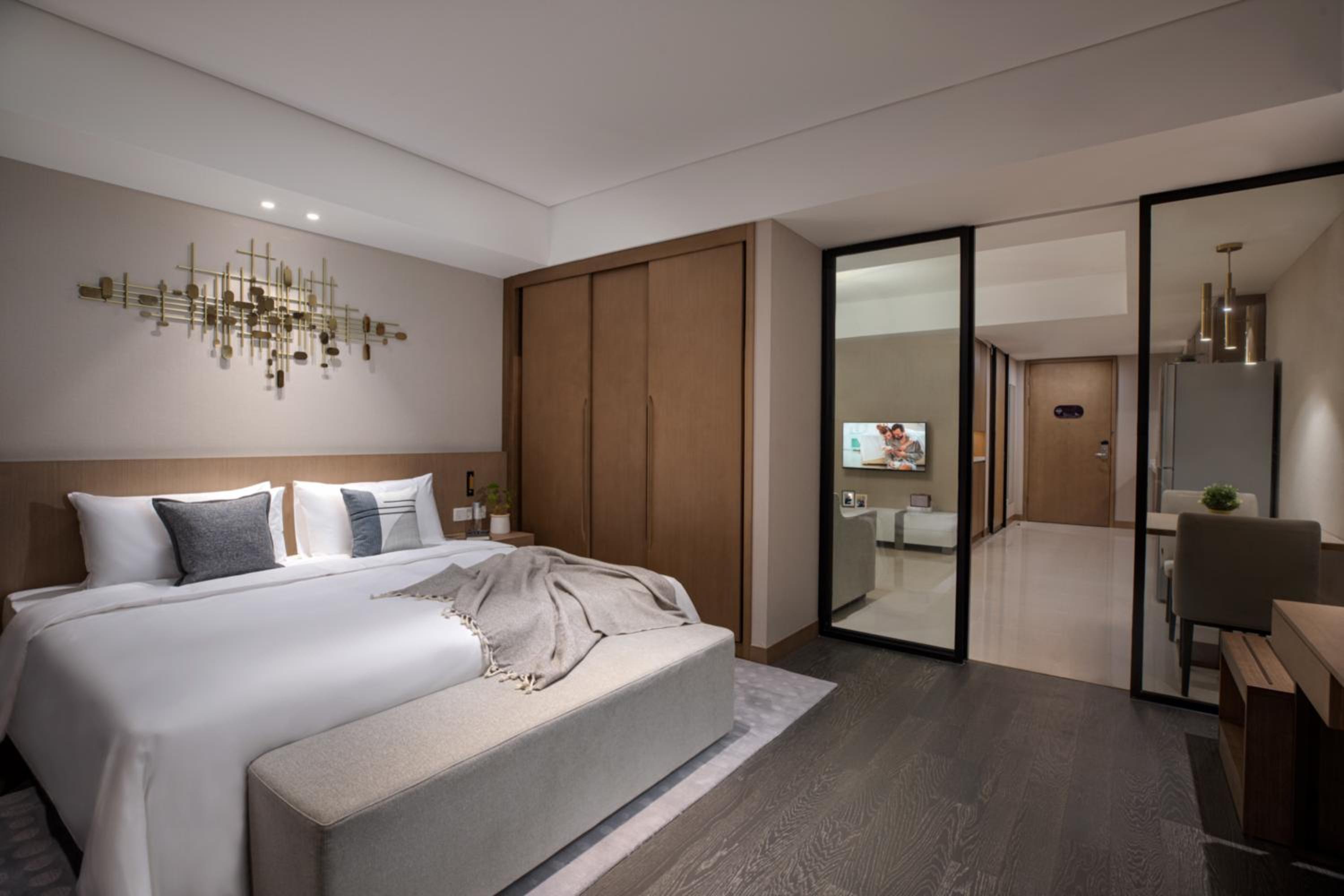 One-Bedroom Deluxe - Photo 2