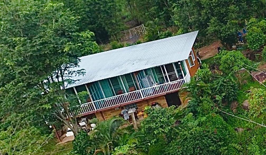 Quadruple Room with Balcony - Photo 15