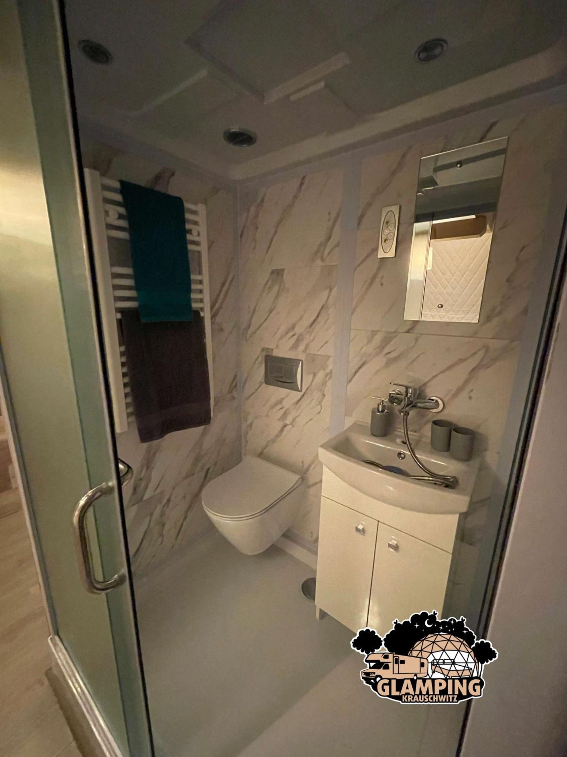 Mobile Home - Photo 18
