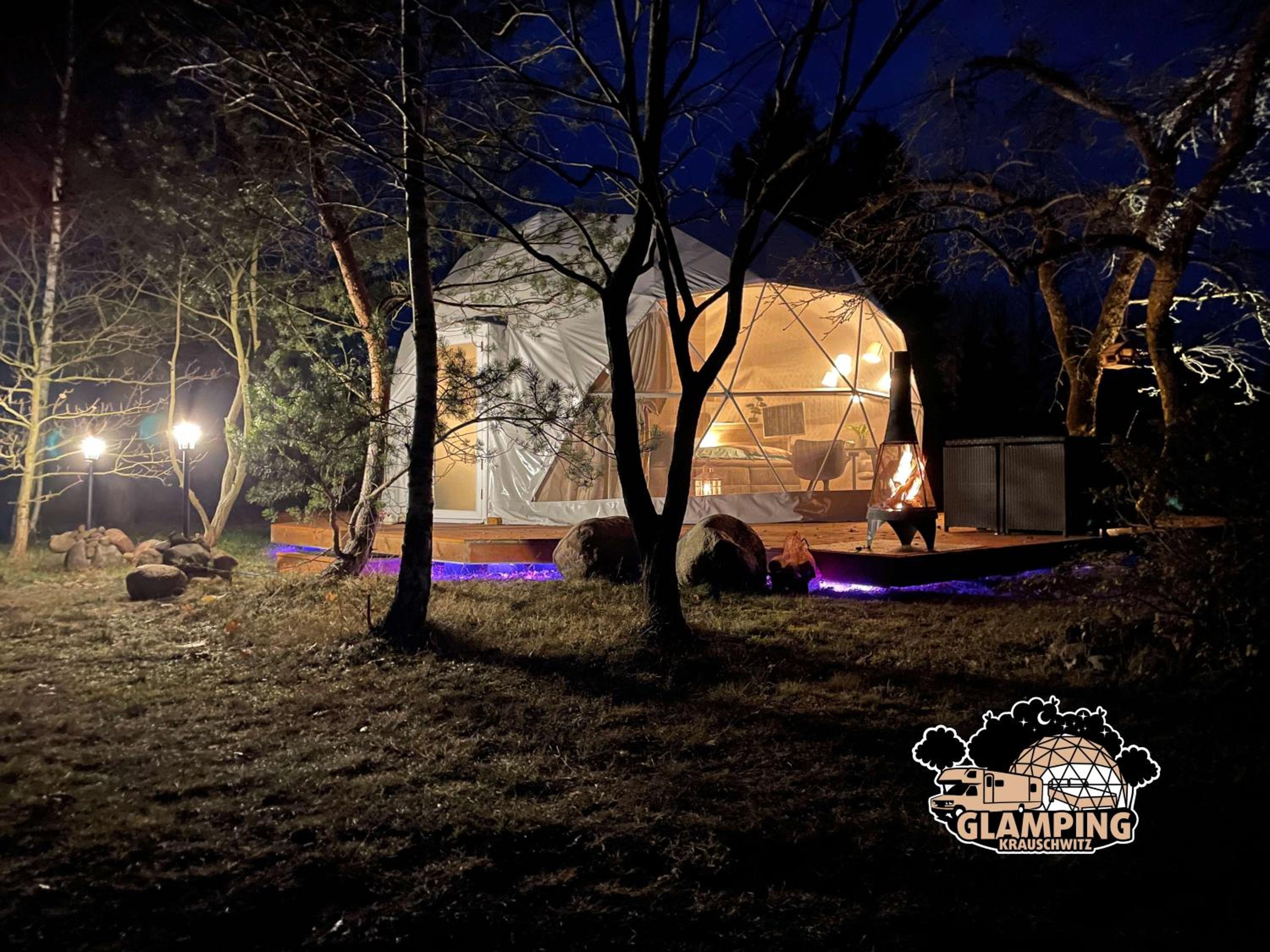 Mobile Home - Photo 11