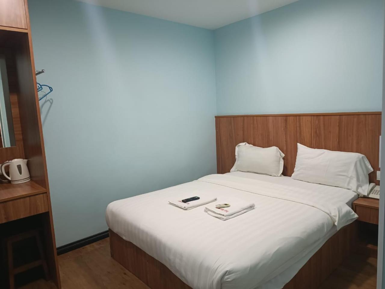 Superior Twin Room - Photo 4