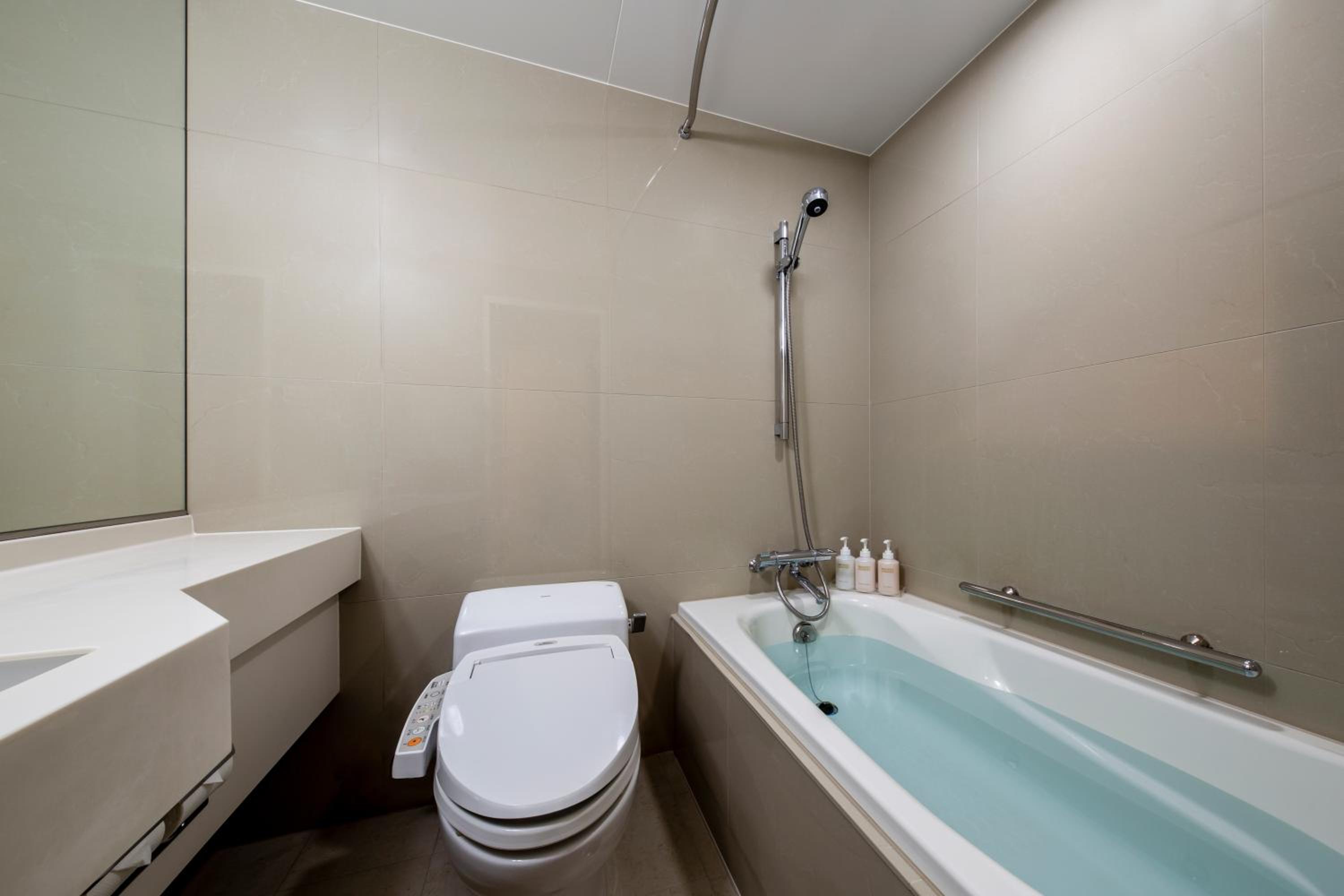 Superior Twin Room( 2 Single beds + 1 extra bed) - Photo 7