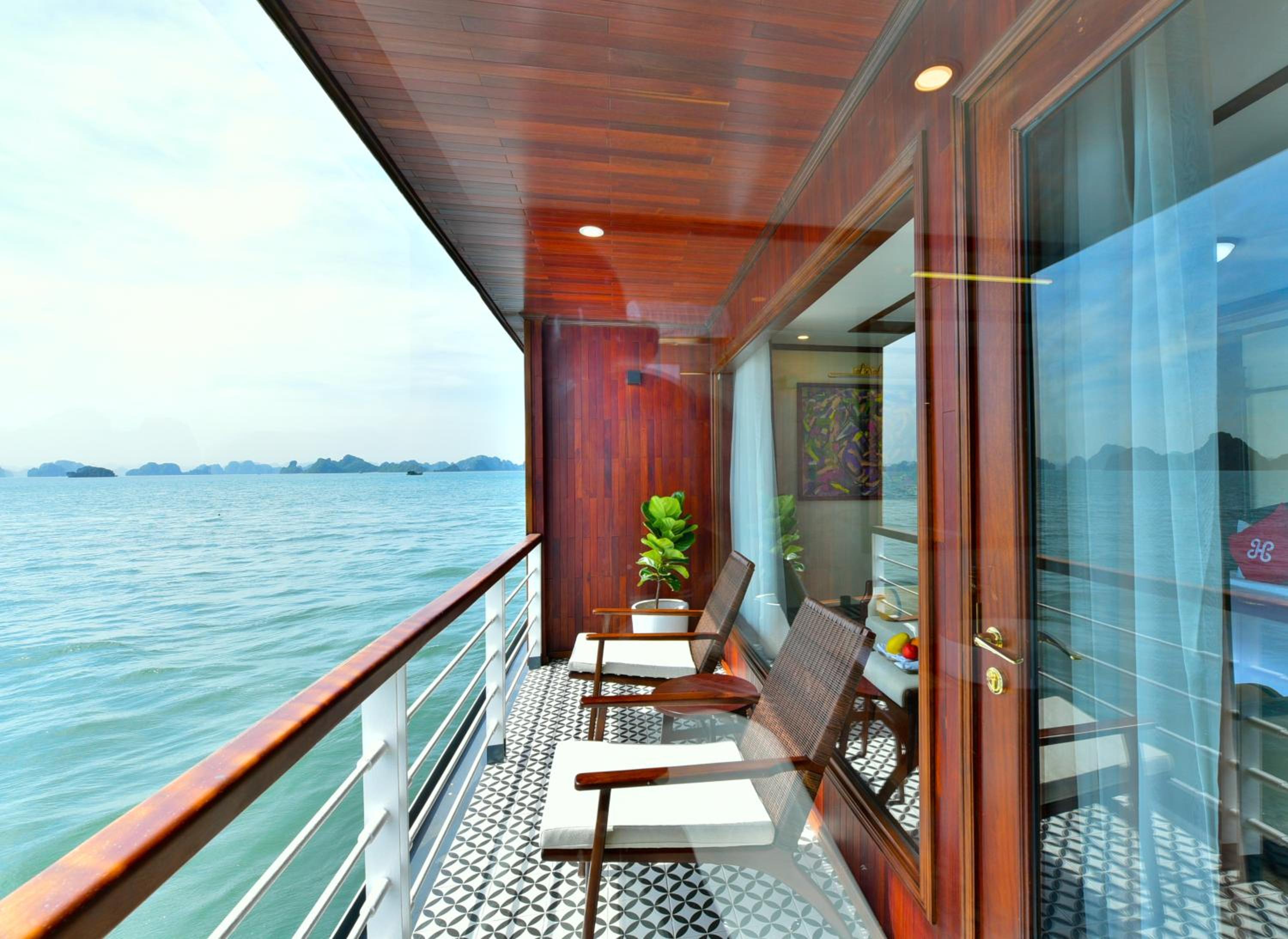 Delta Suite with Private Balcony photo 3