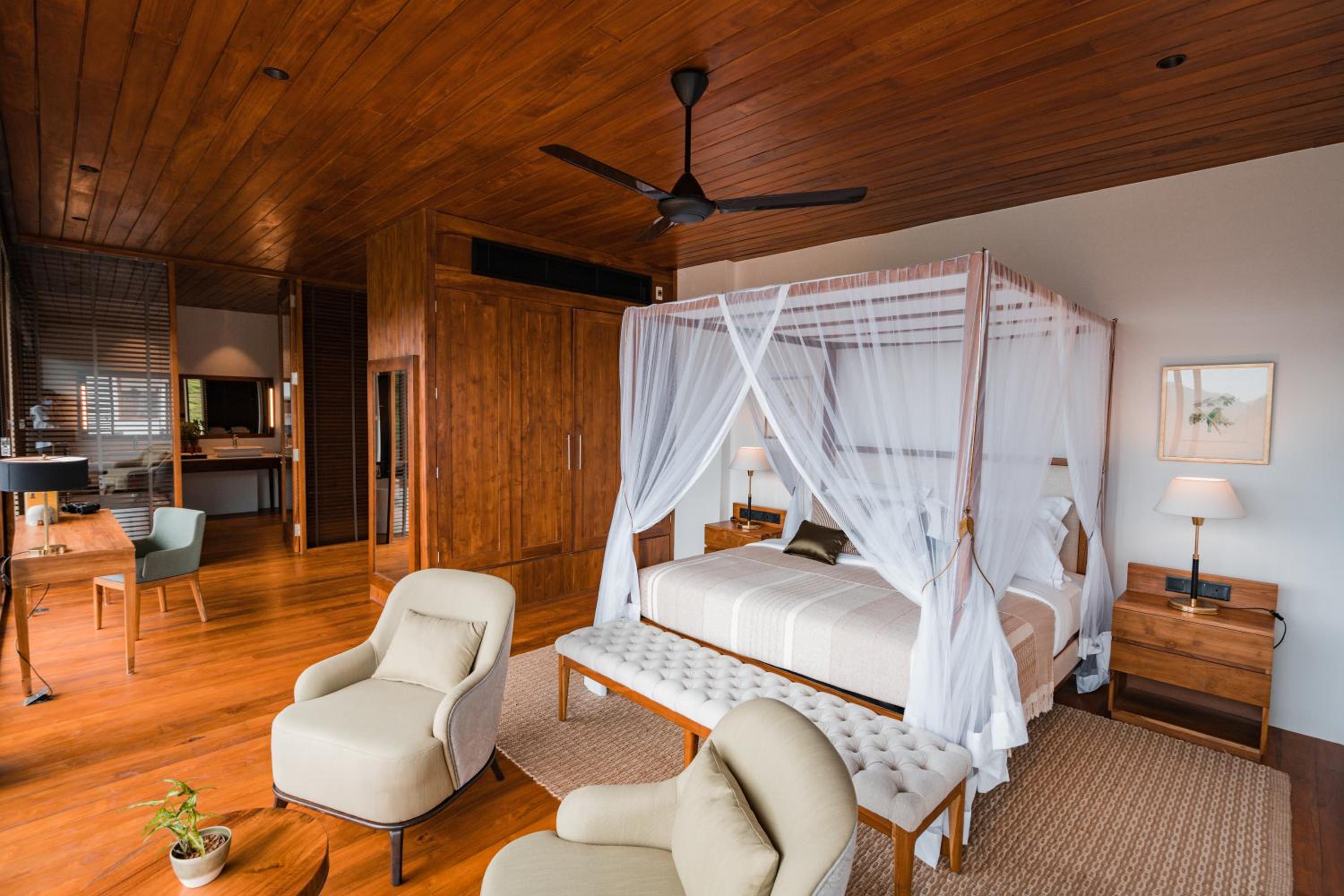 Villa with Private Pool - Photo 8