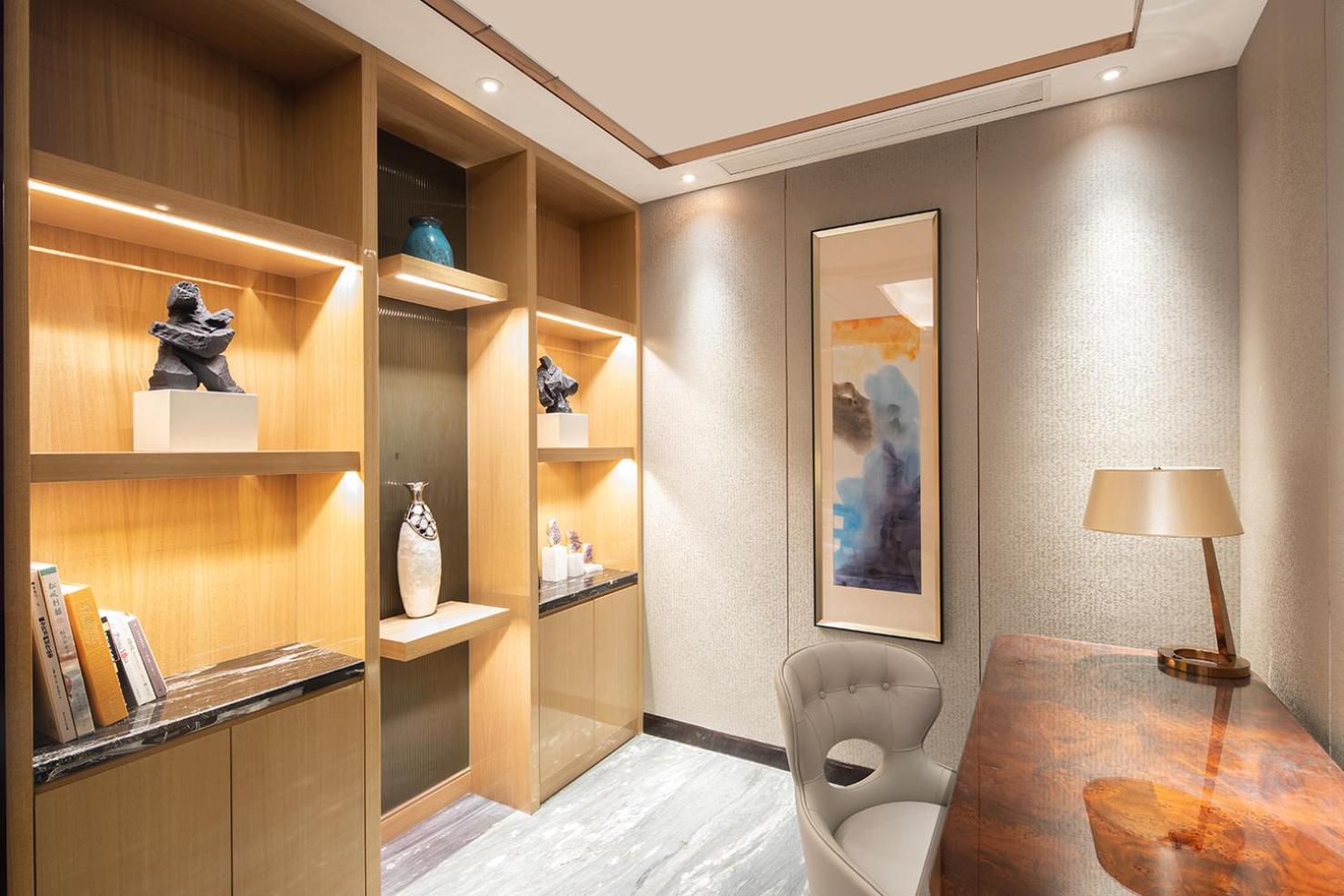 CEO Suite photo 2