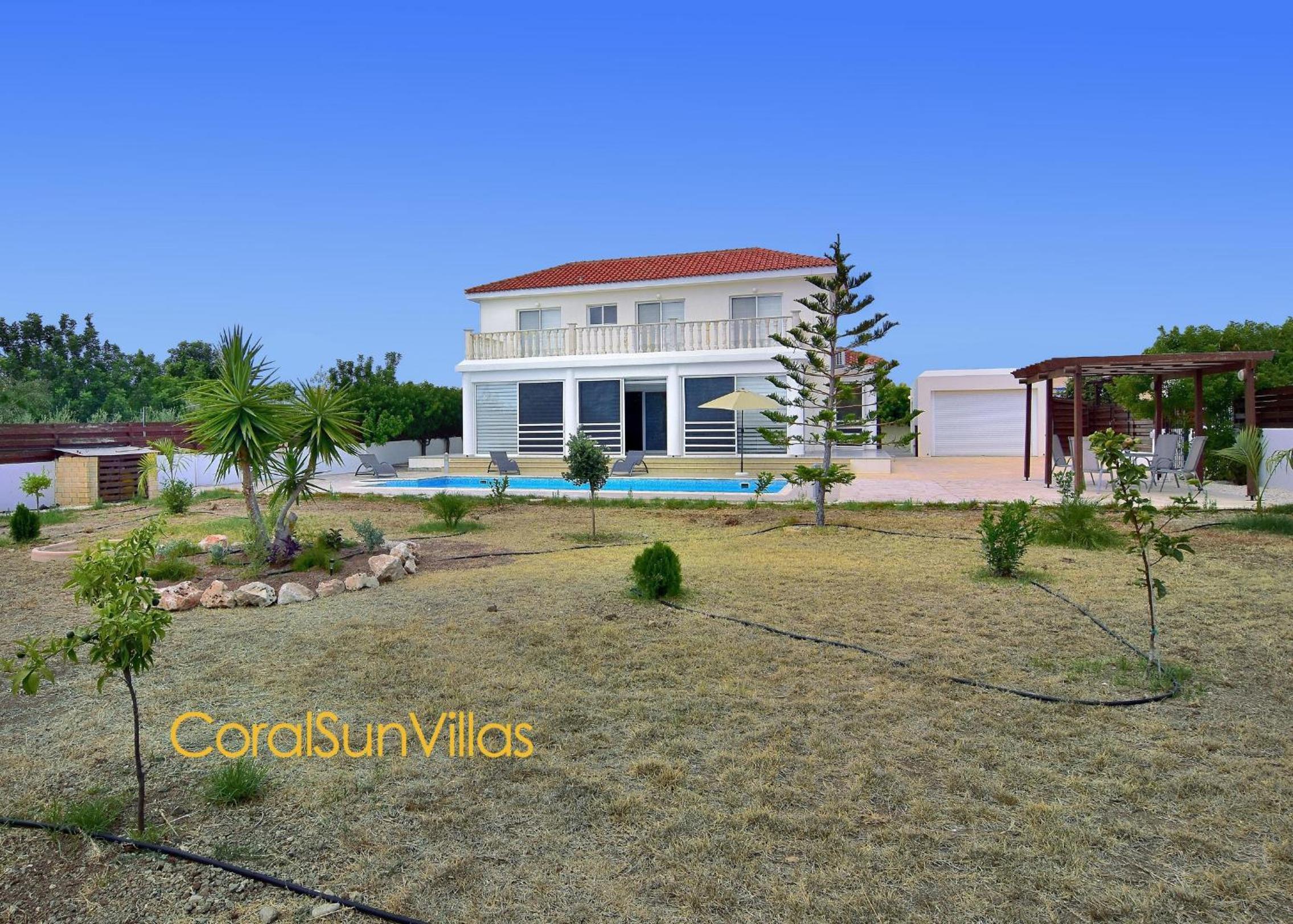 Villa photo 2