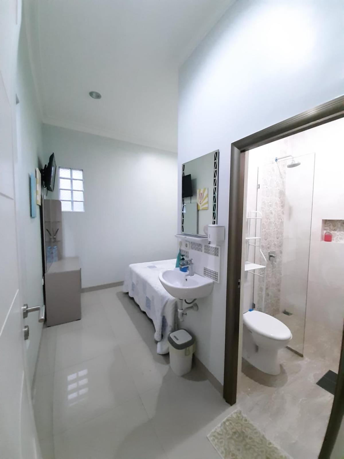 Budget Double Room photo 2