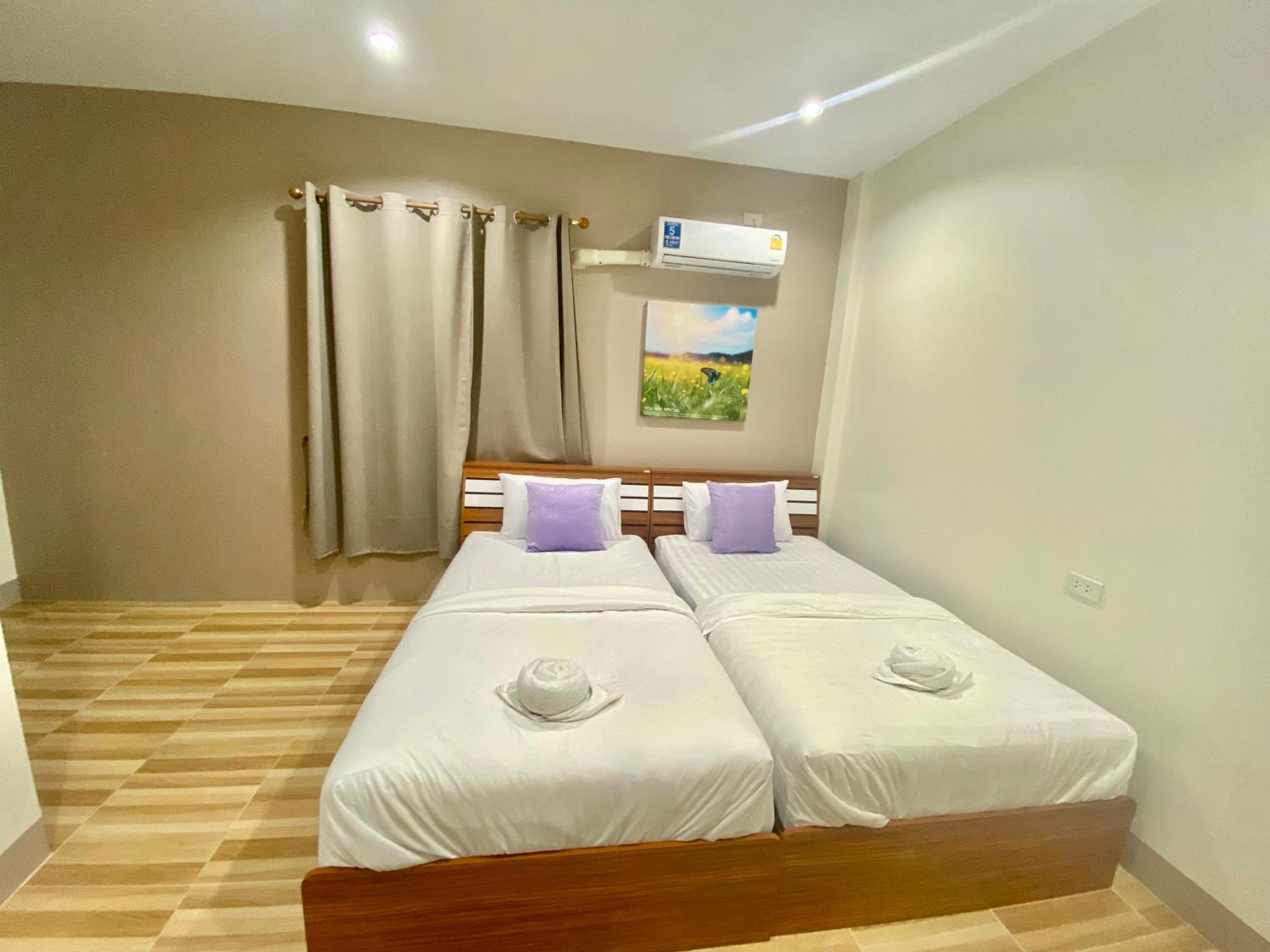 Standard Twin Room - Photo 3