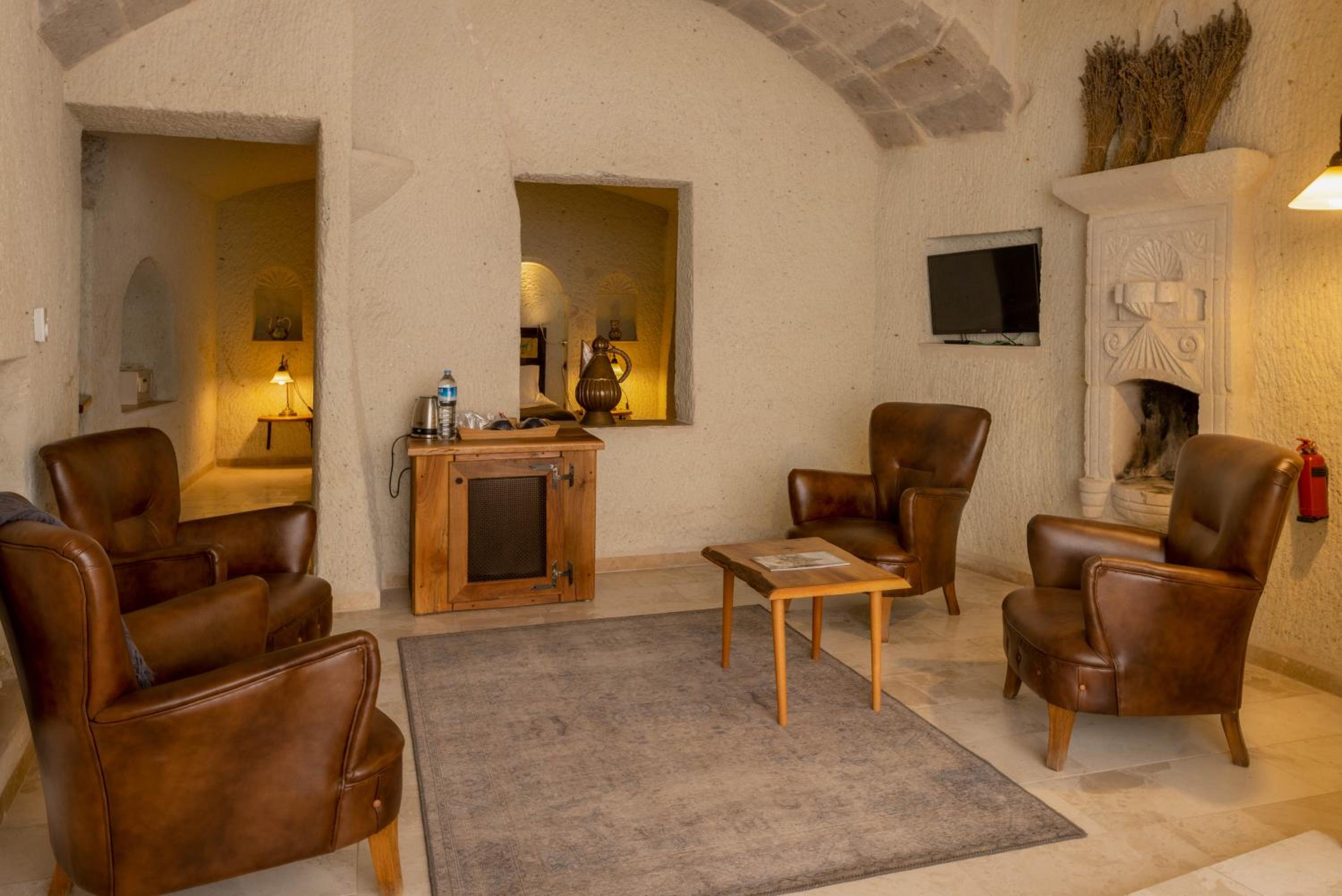 Deluxe Double Room - Photo 18