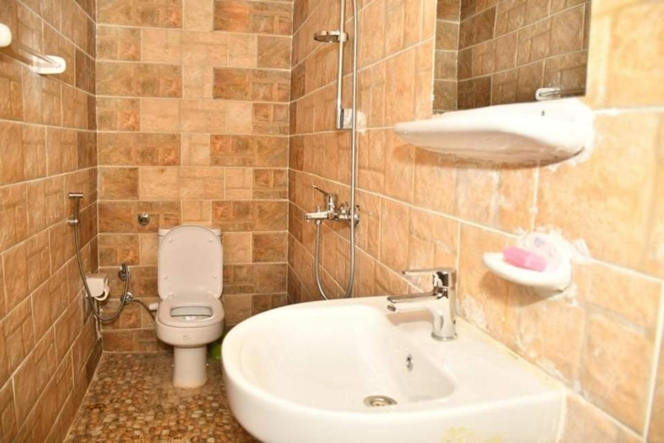 Budget Triple Room - Photo 5