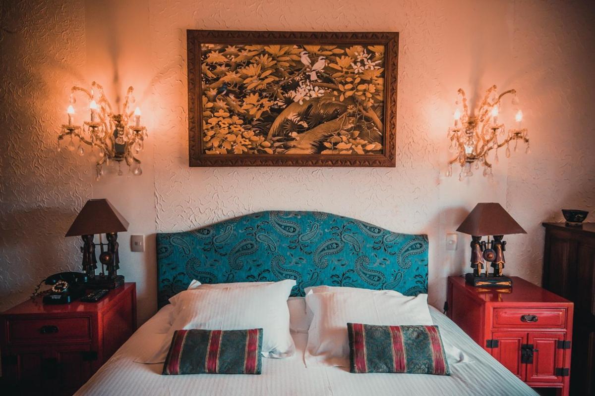 King Suite with Balcony photo 2