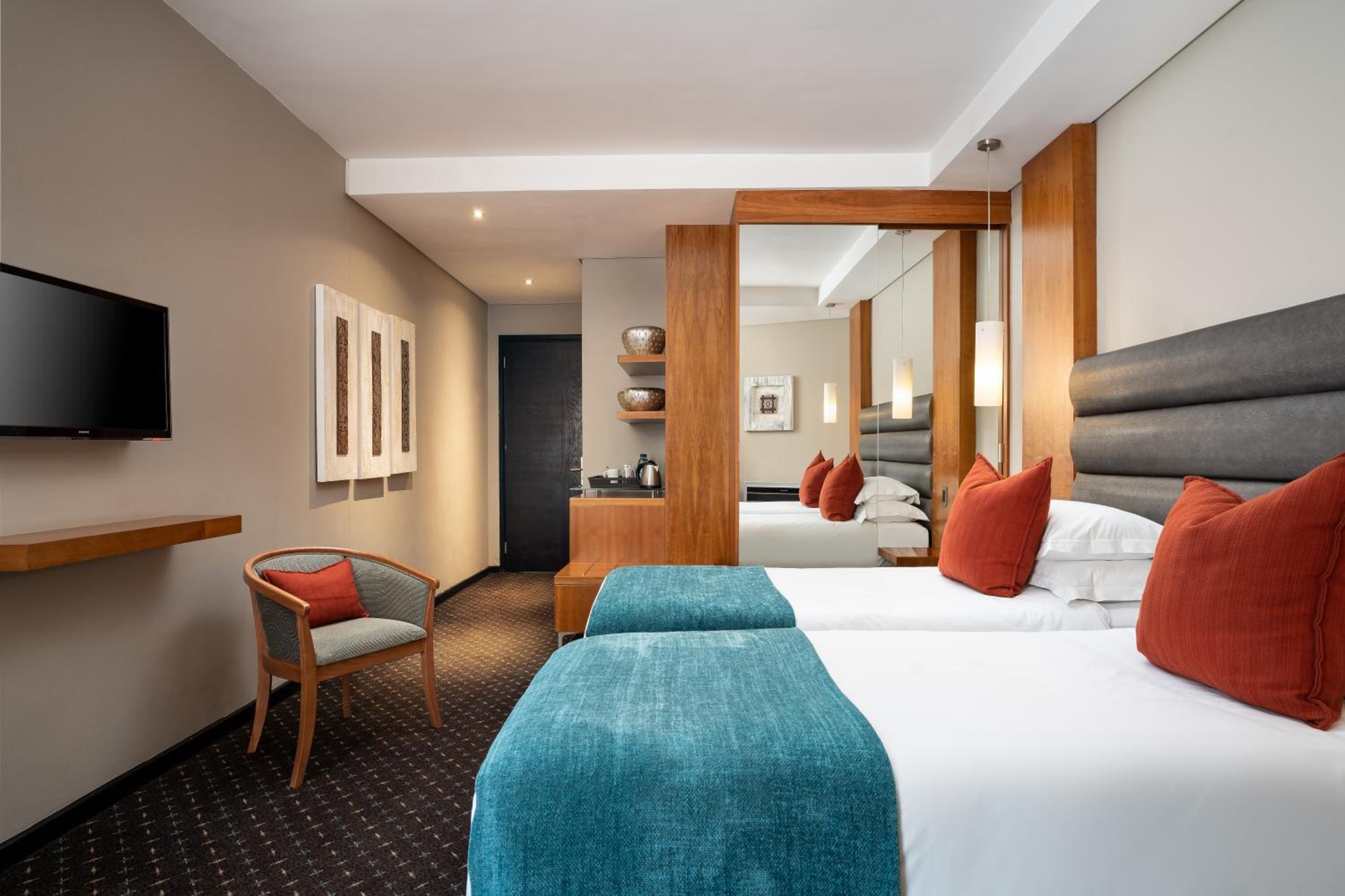 Standard Twin Room - Photo 2