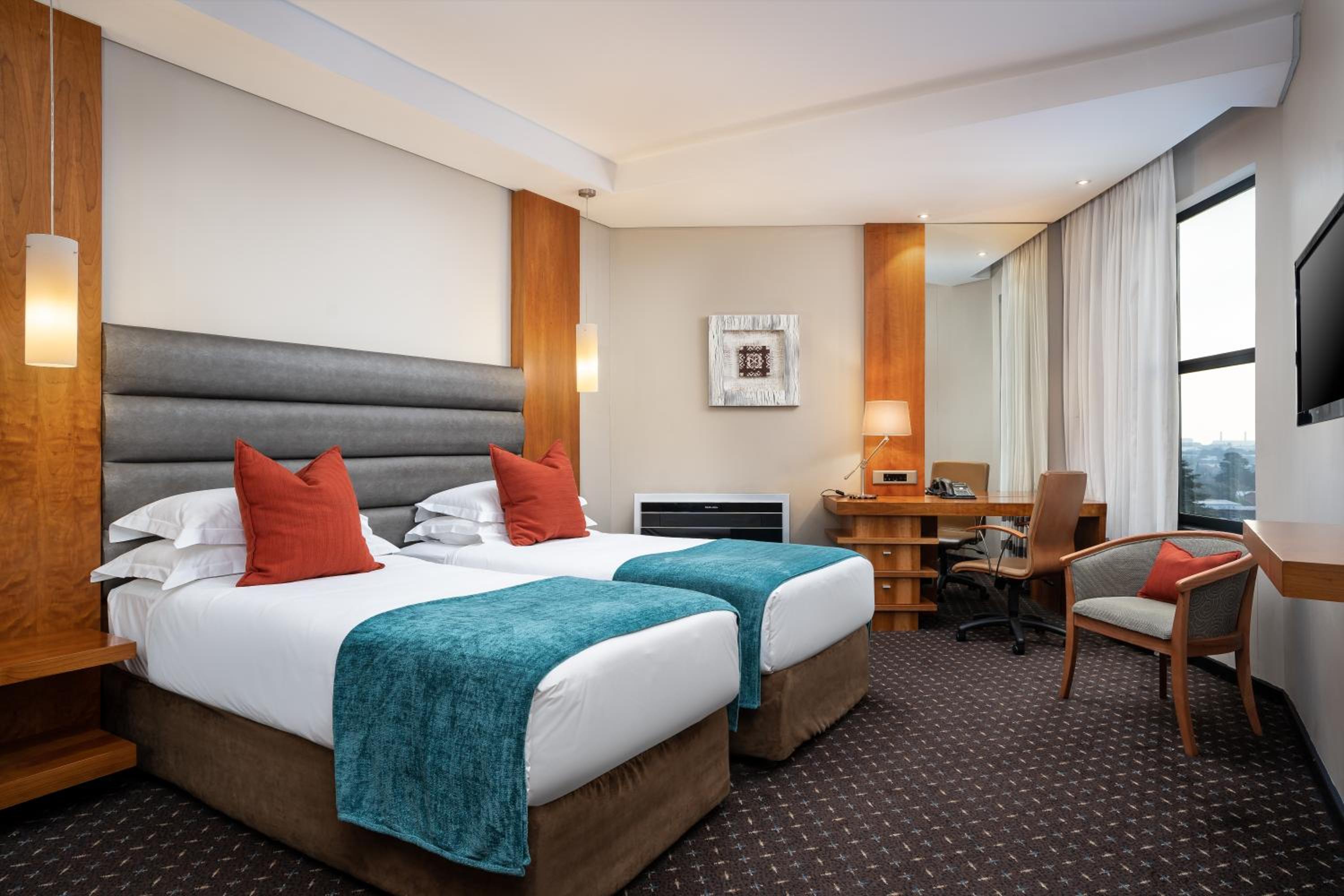 Standard Twin Room - Photo 1