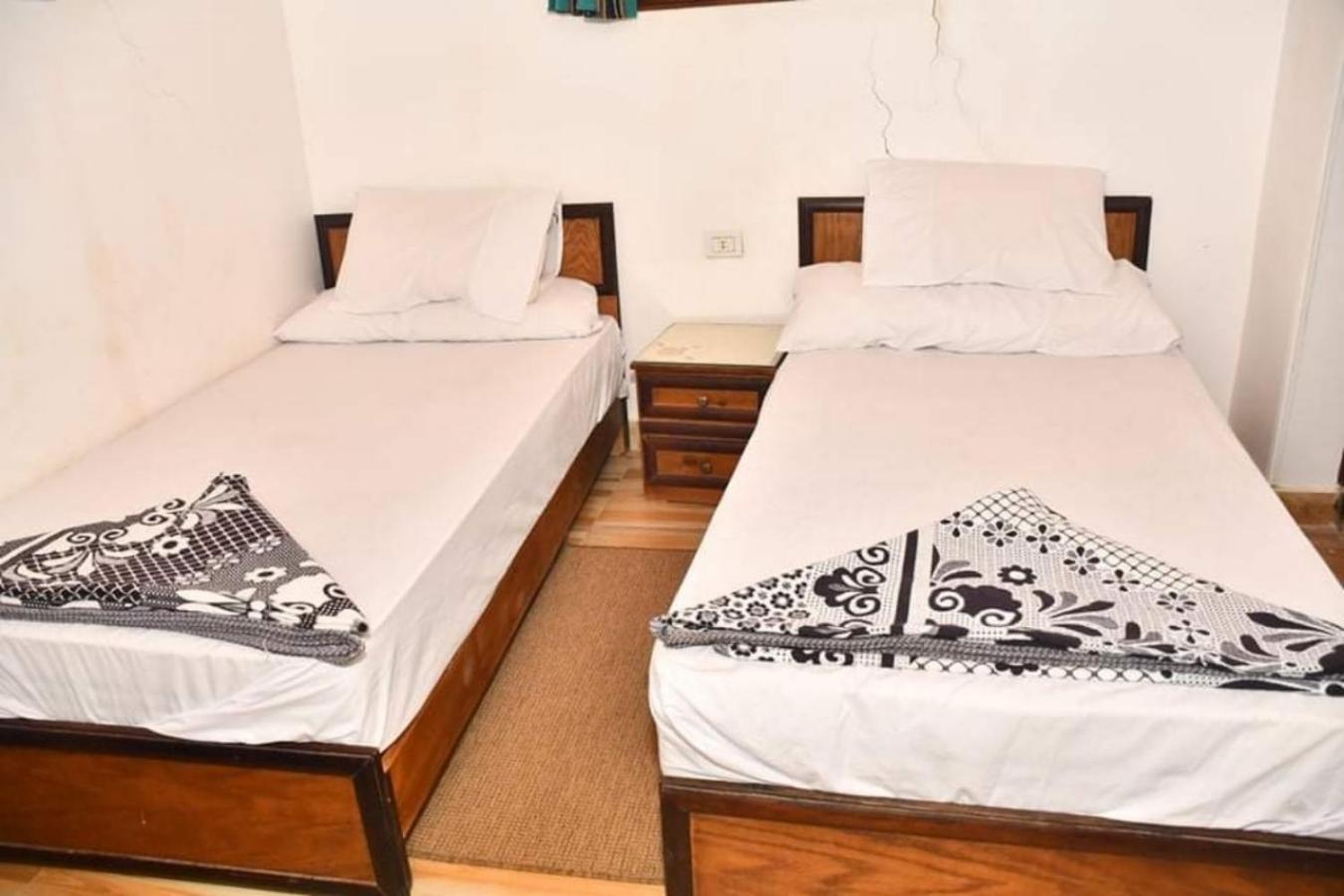 Double Room with Private Bathroom - Photo 2