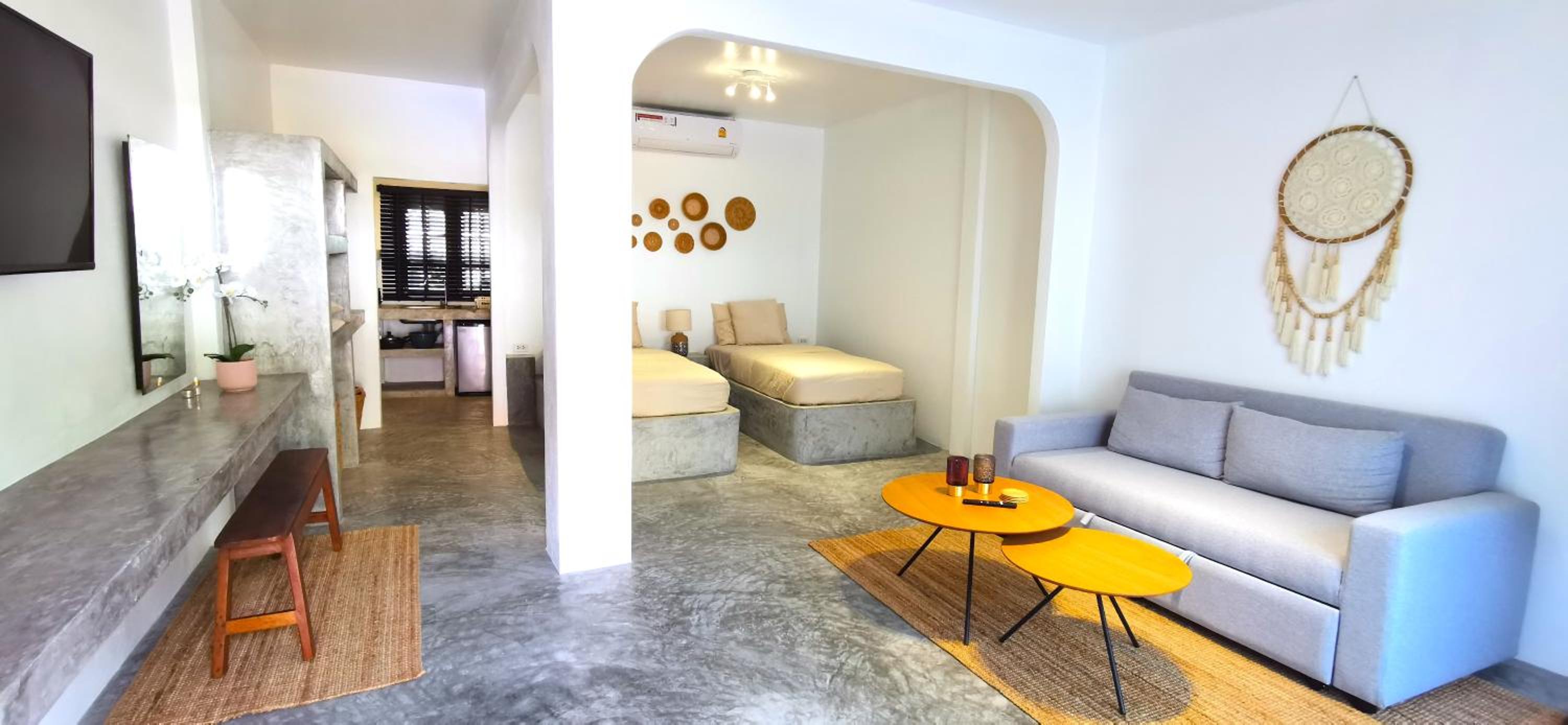 One-Bedroom Apartment