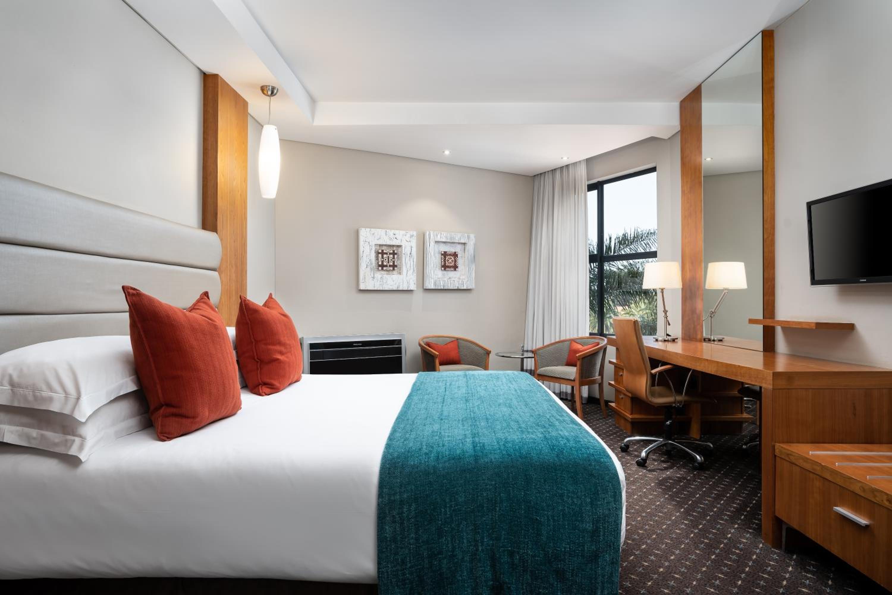 Suite with King Bed - Photo 1