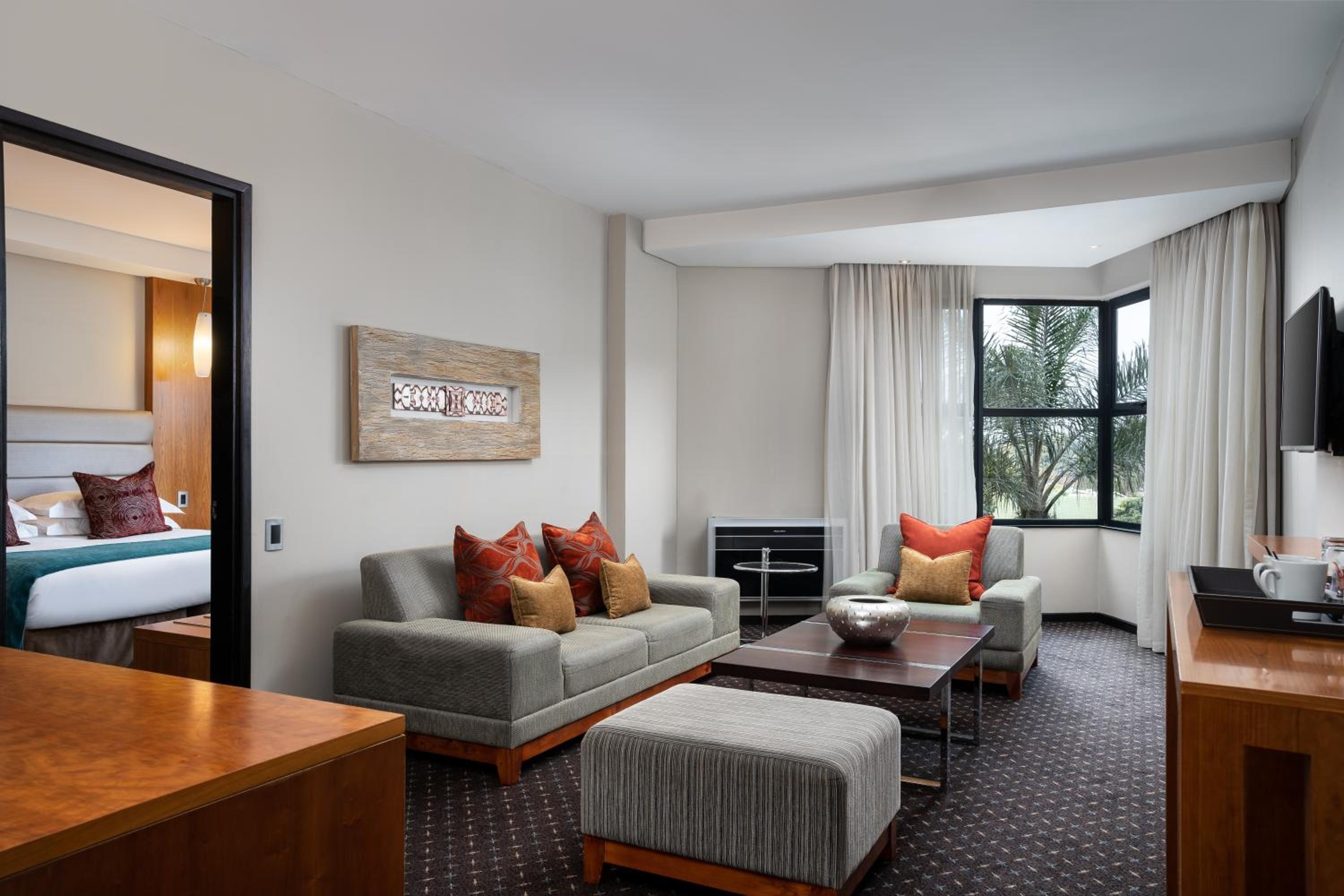 Suite with King Bed - Photo 2