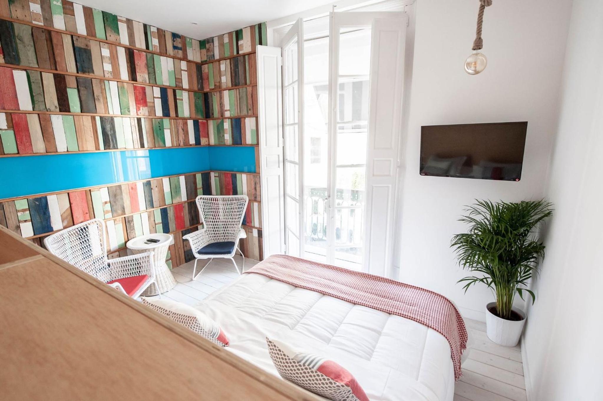 Superior Double Room with City View - Photo 1