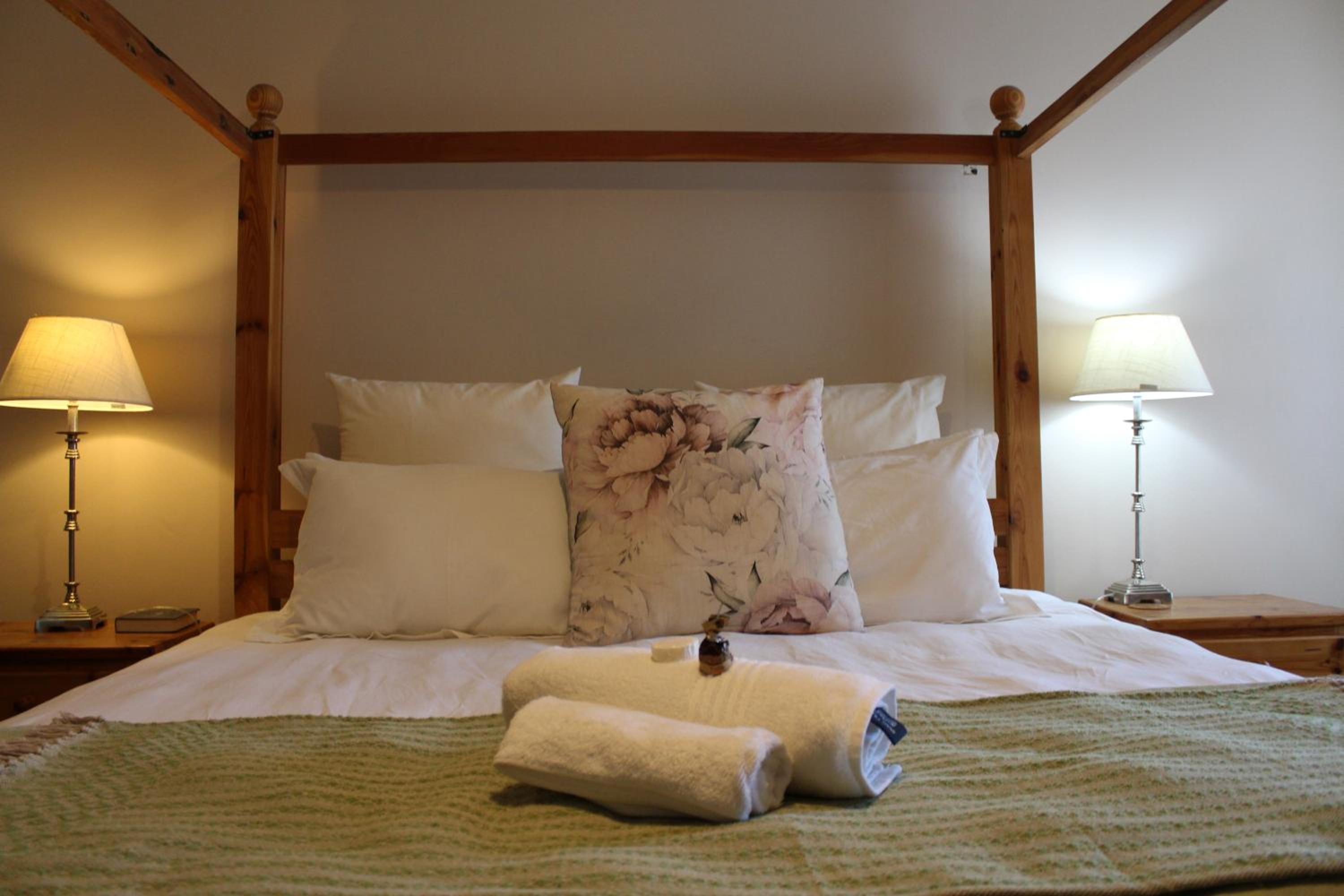 Twin Room - Photo 8