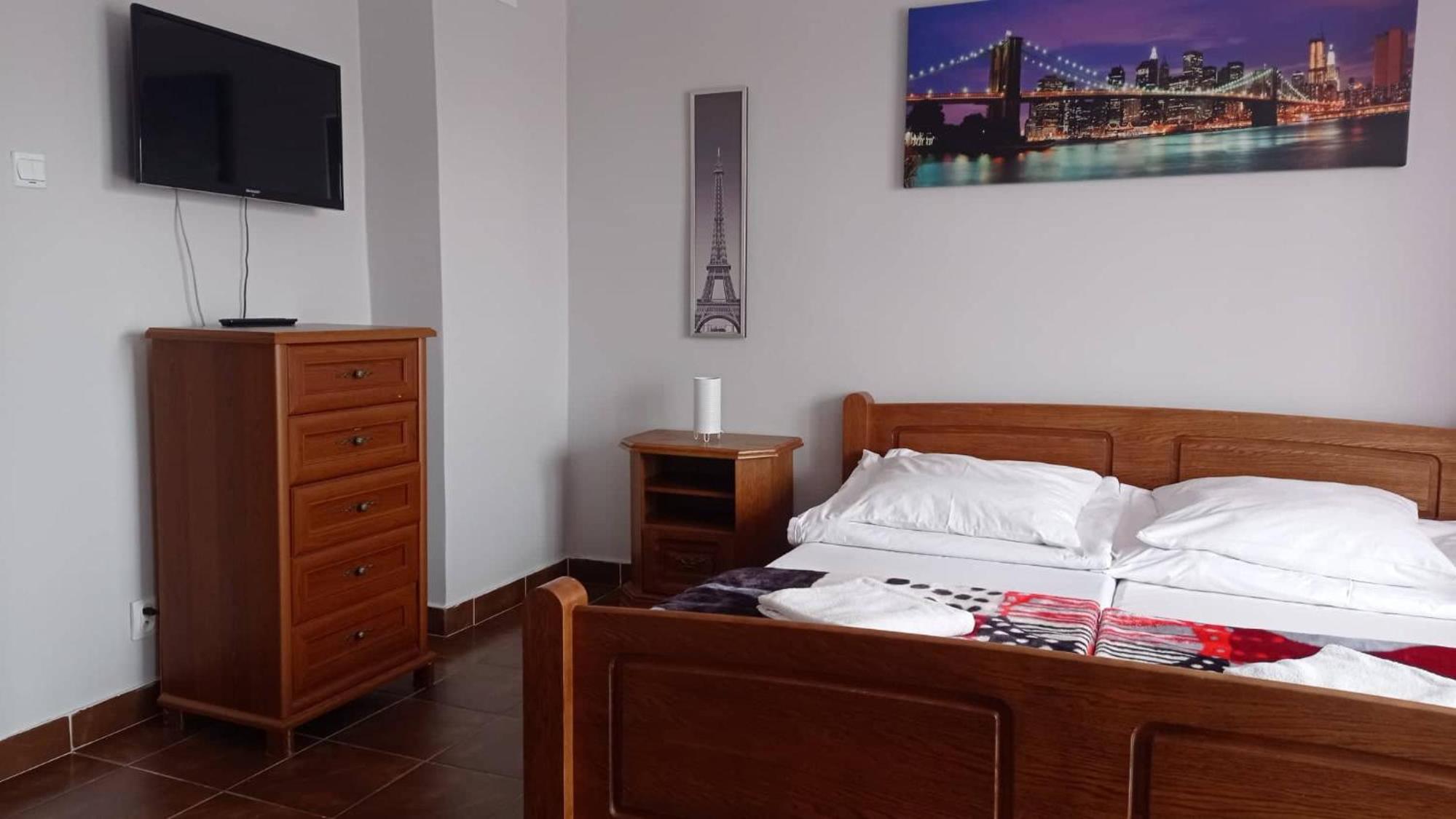 One-Bedroom Suite with Balcony - Photo 2
