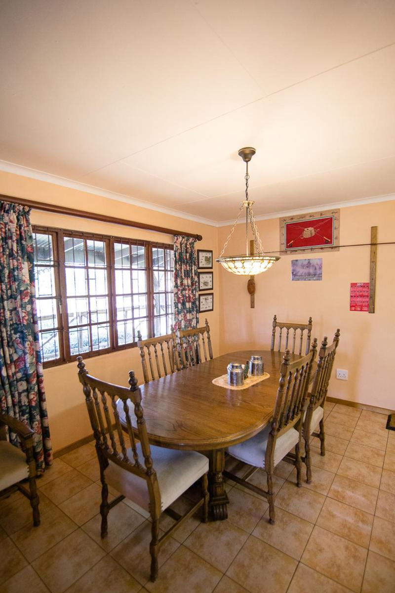 Three-Bedroom House photo 3
