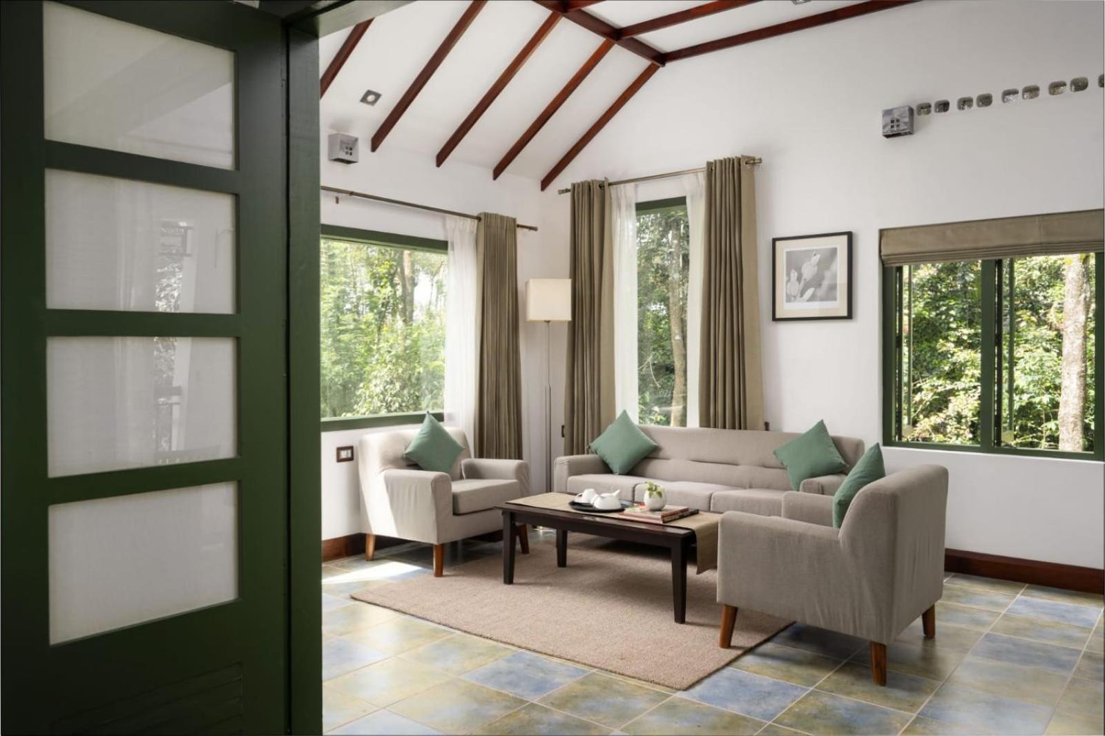 Premium Suite - Photo 8