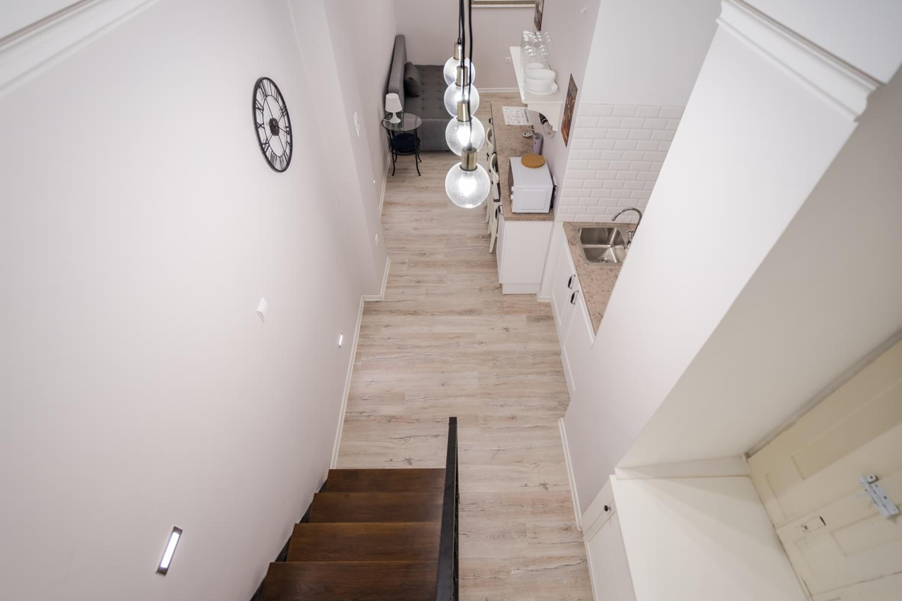 One-Bedroom Apartment - Photo 3