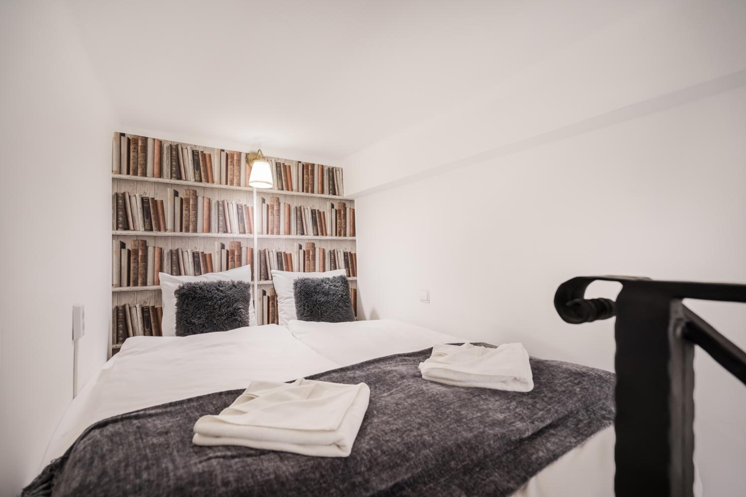 One-Bedroom Apartment - Photo 22