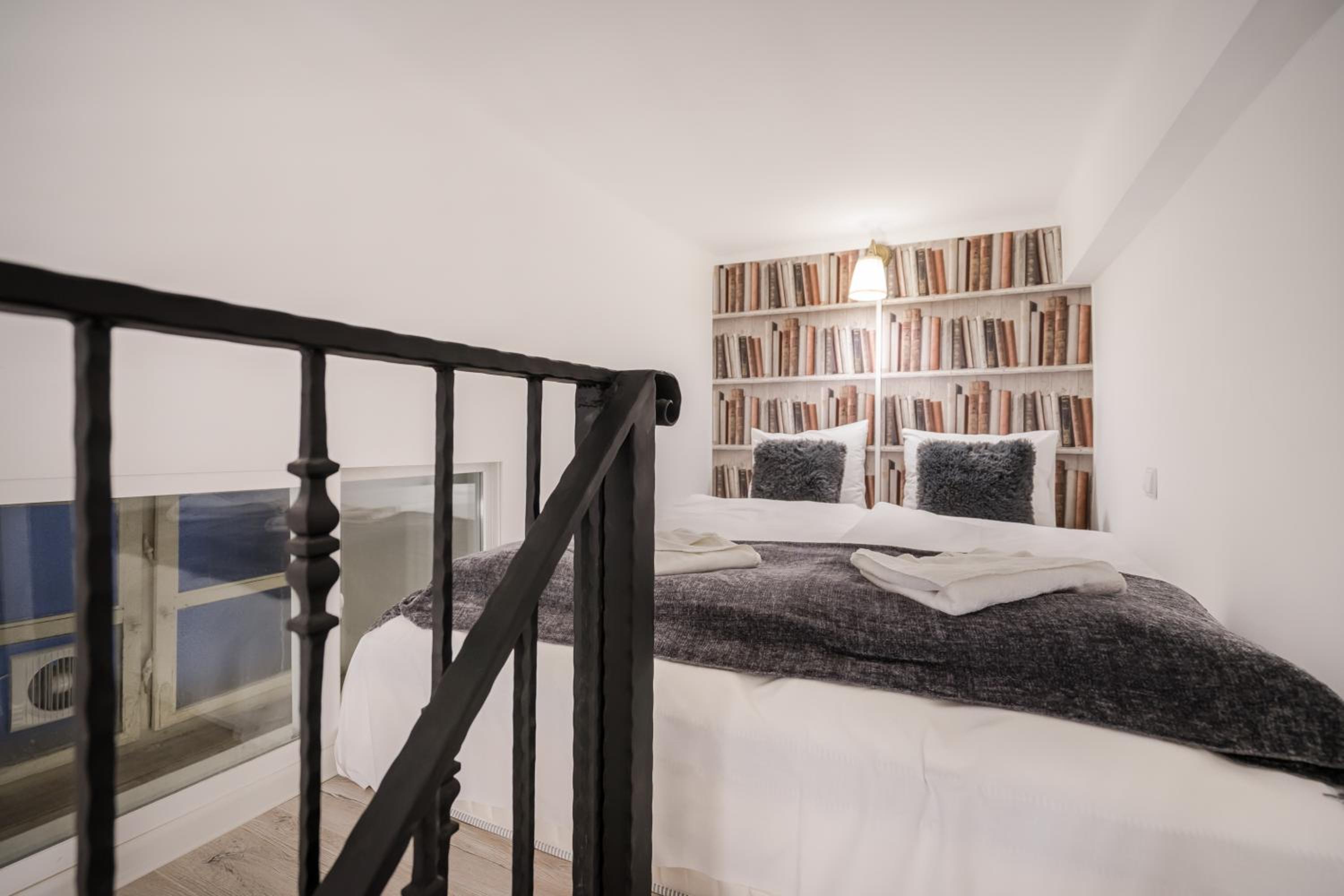 One-Bedroom Apartment - Photo 20