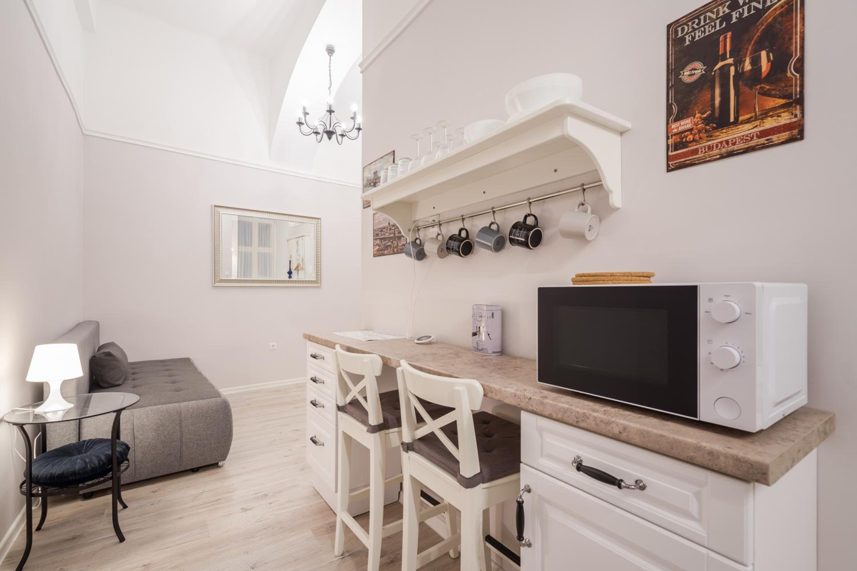 One-Bedroom Apartment - Photo 11