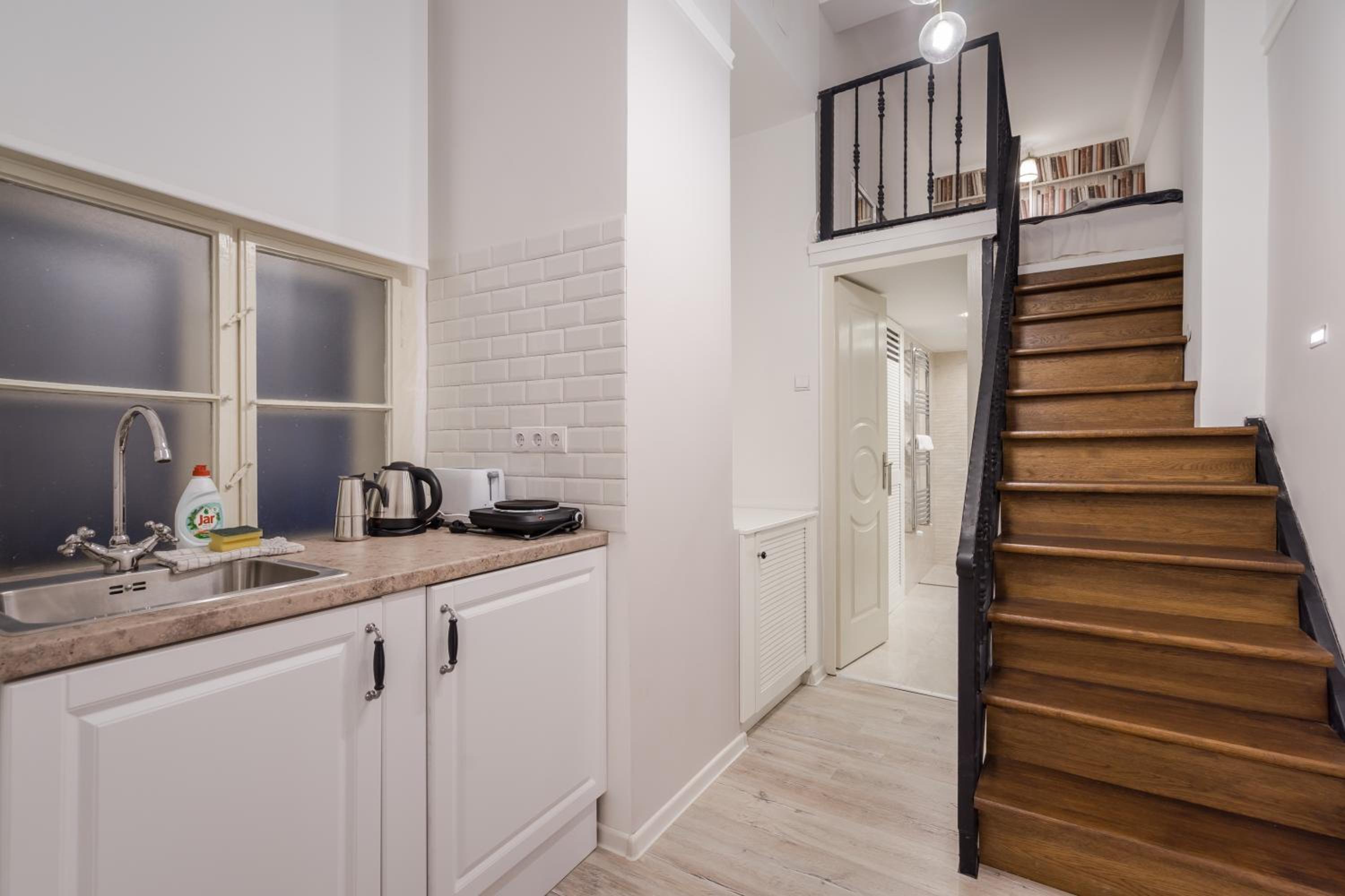 One-Bedroom Apartment - Photo 14