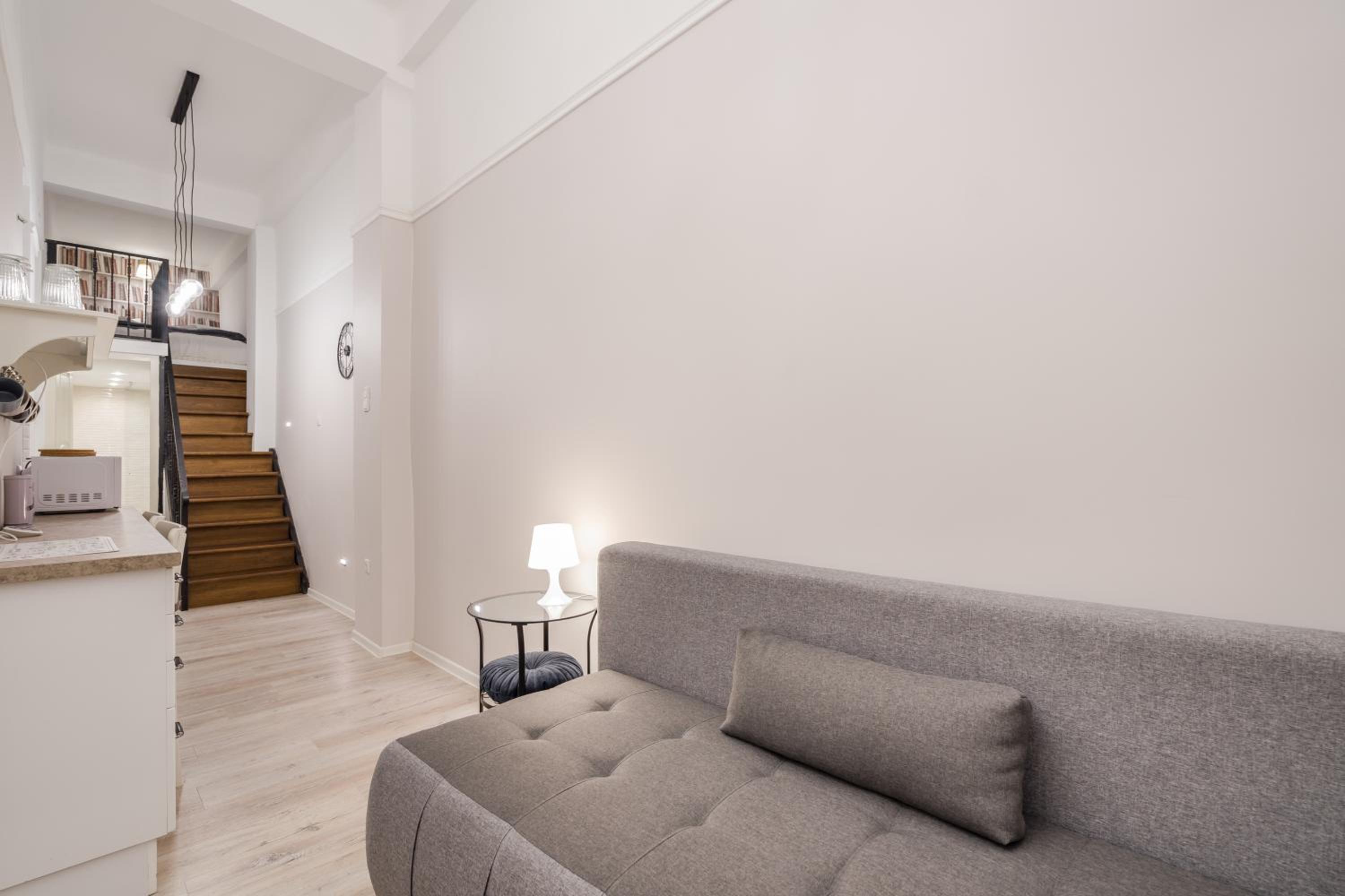 One-Bedroom Apartment - Photo 12
