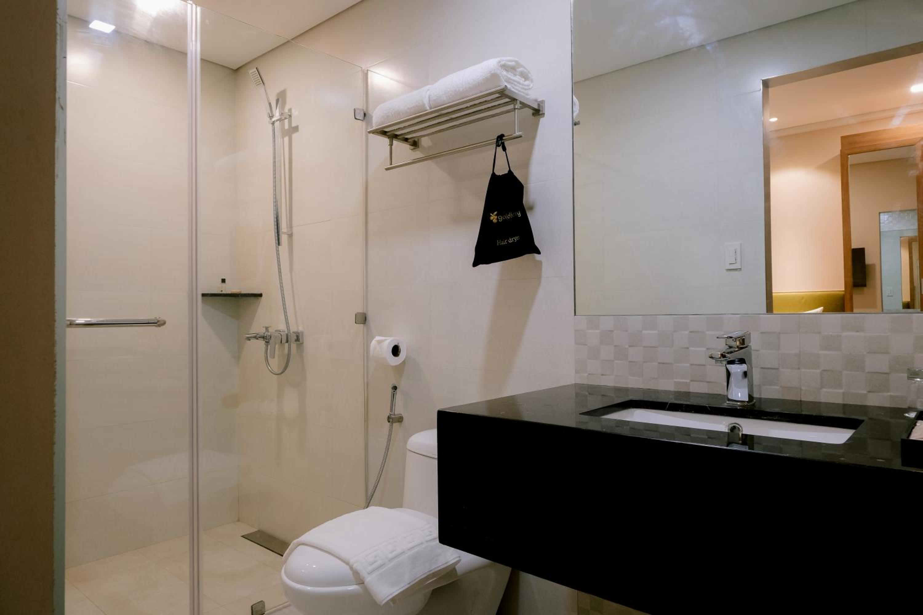 Double or Twin Room - Photo 6