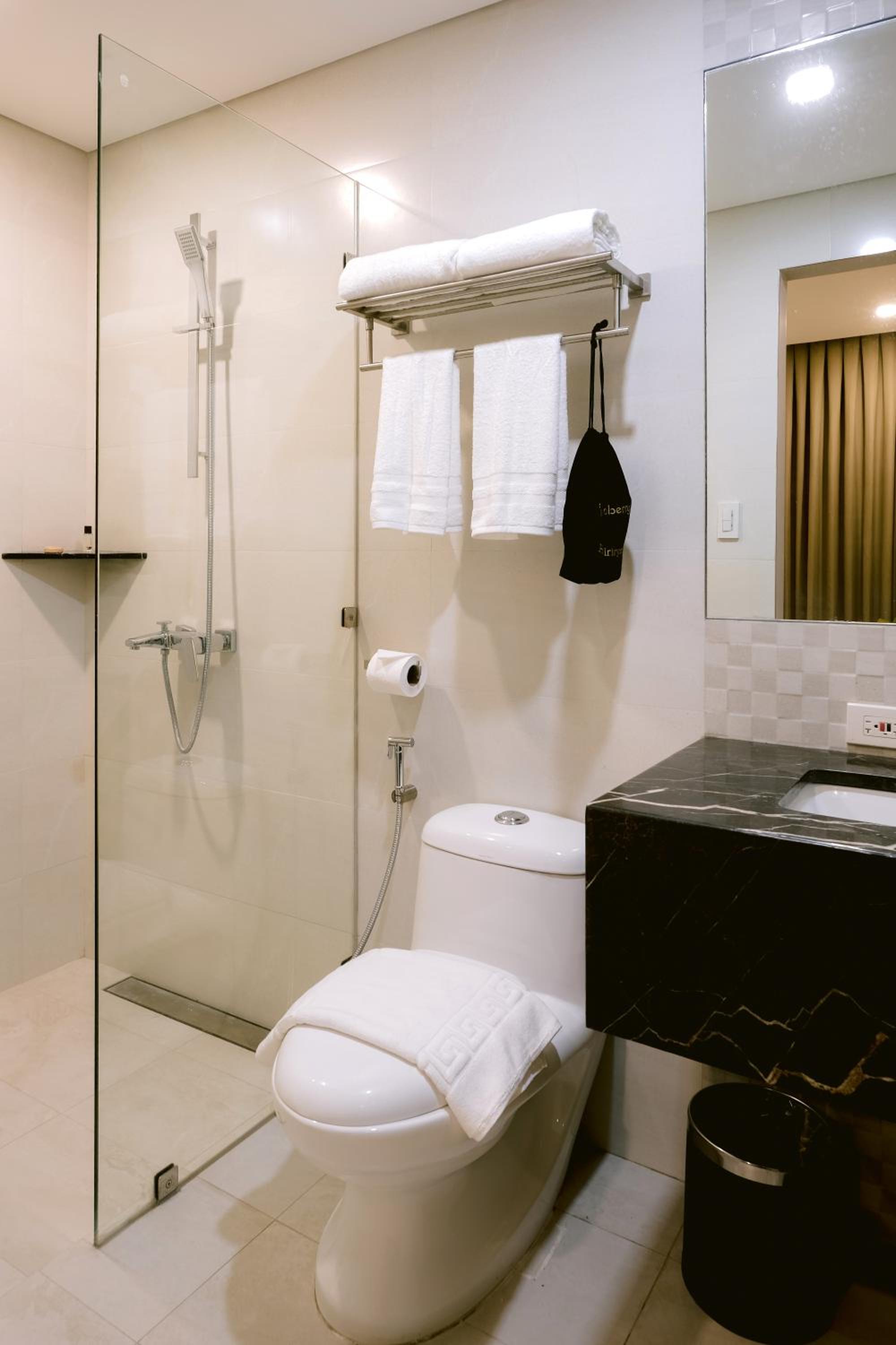Standard Double or Twin Room - Photo 4