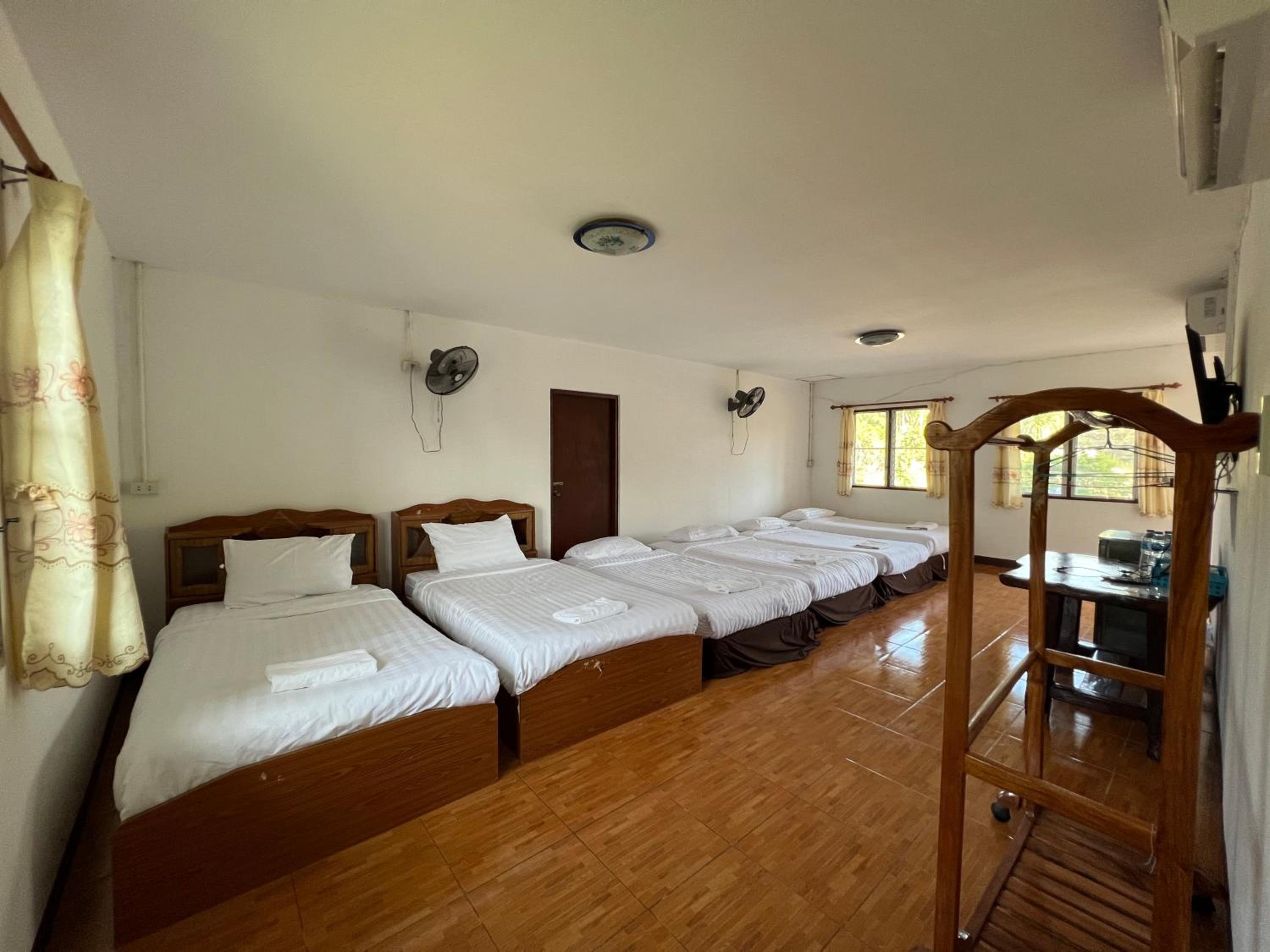 Family Room with Private Bathroom - Photo 1
