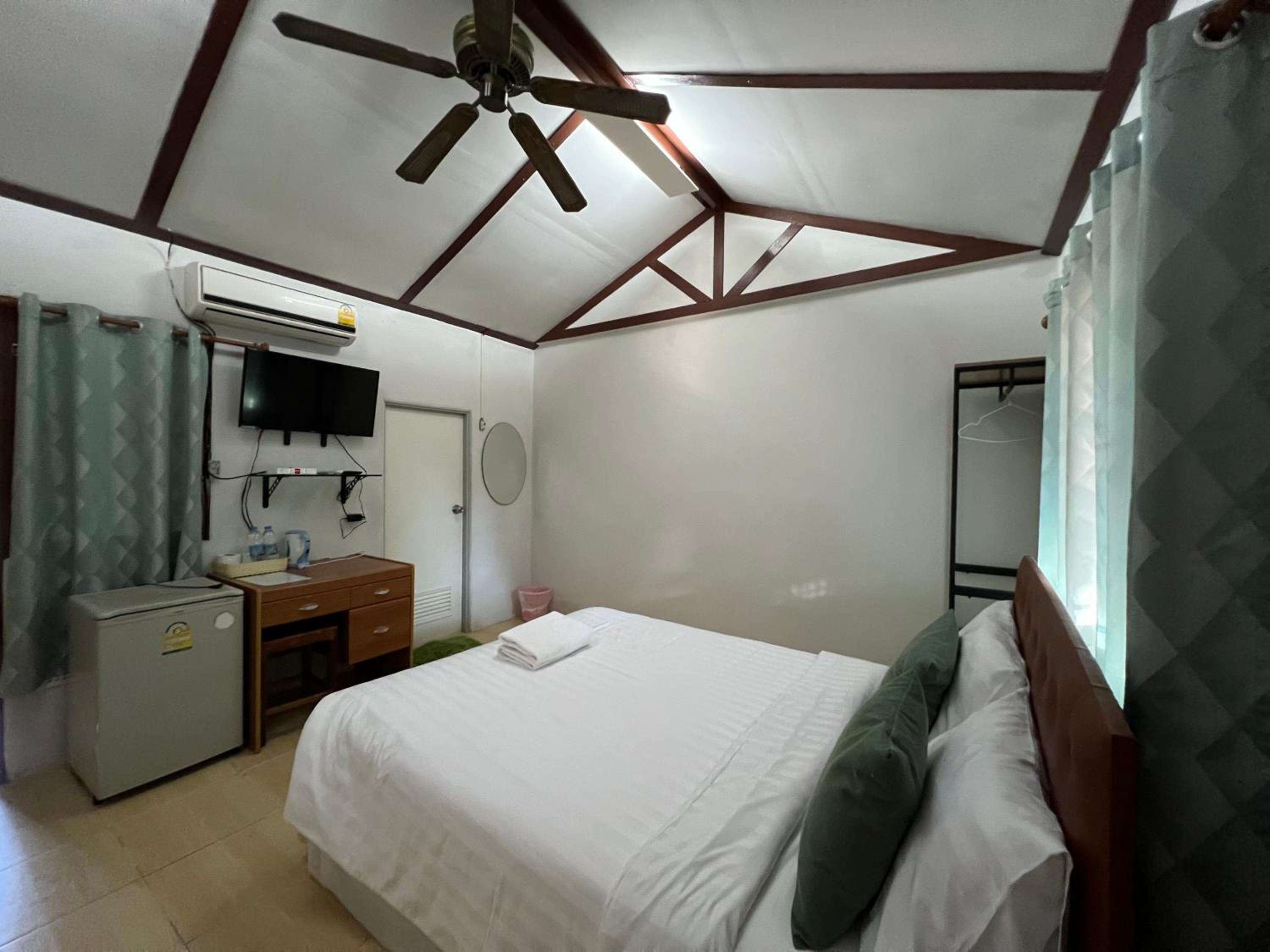 Double Room with Balcony - Photo 1