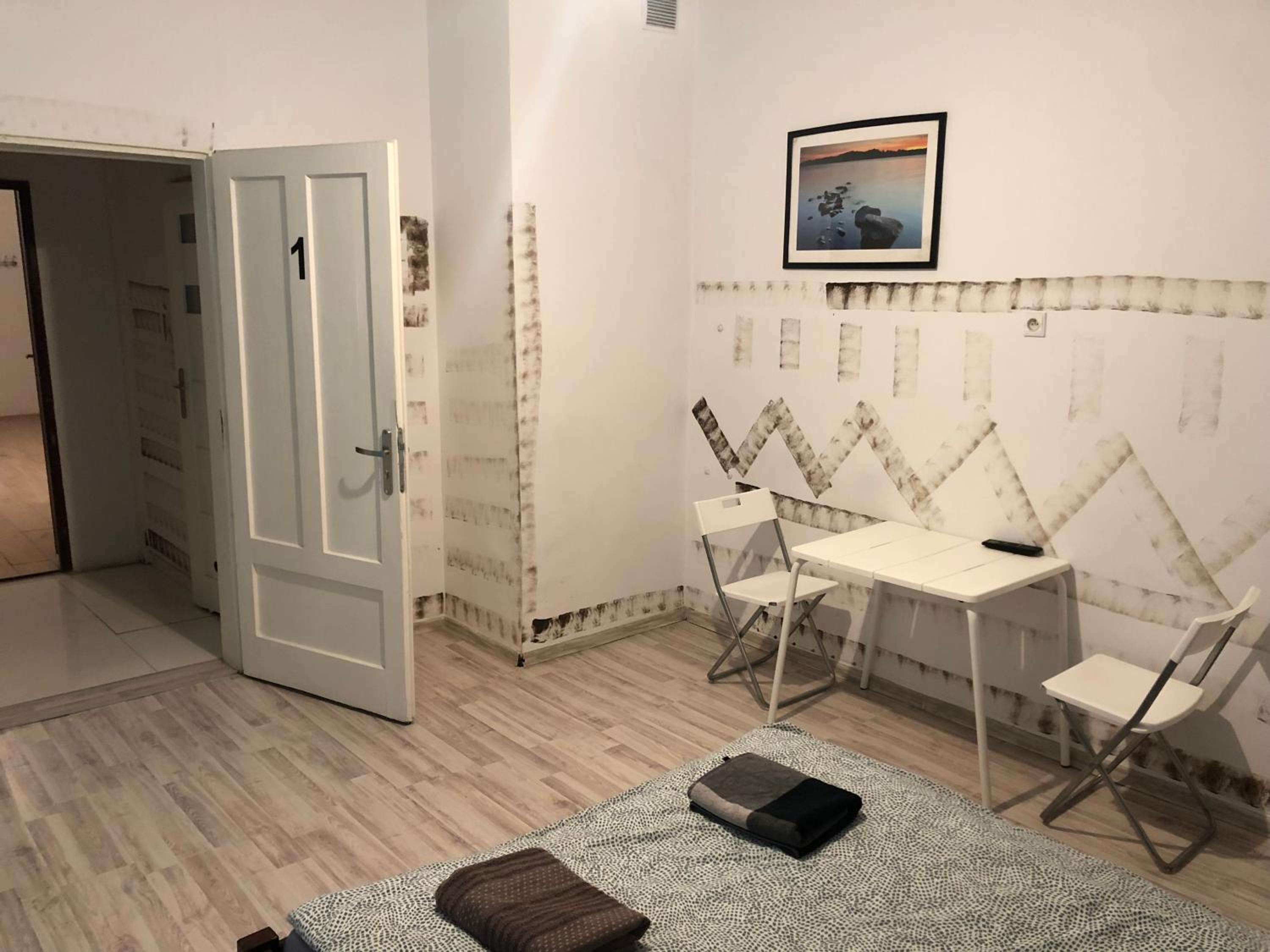 One-Bedroom Apartment - Photo 7