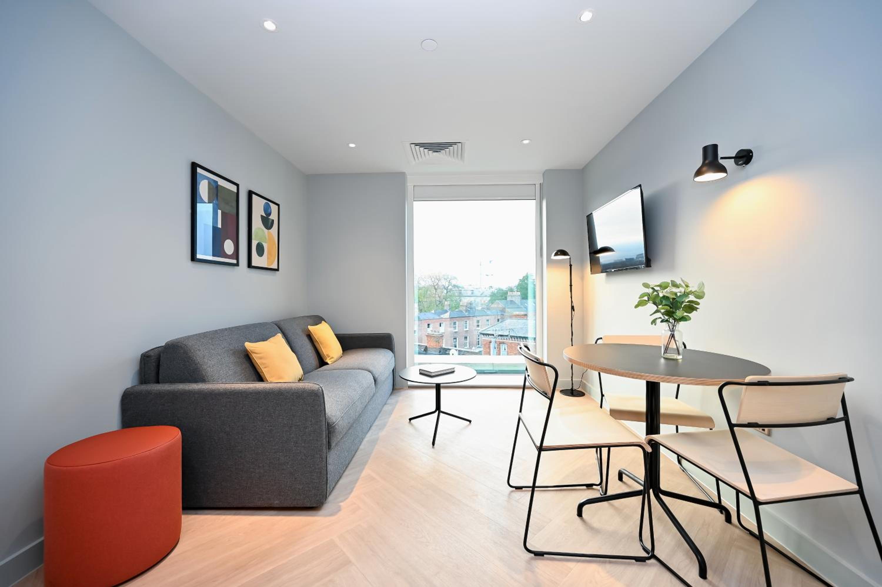 One-Bedroom Apartment thumbnail 6