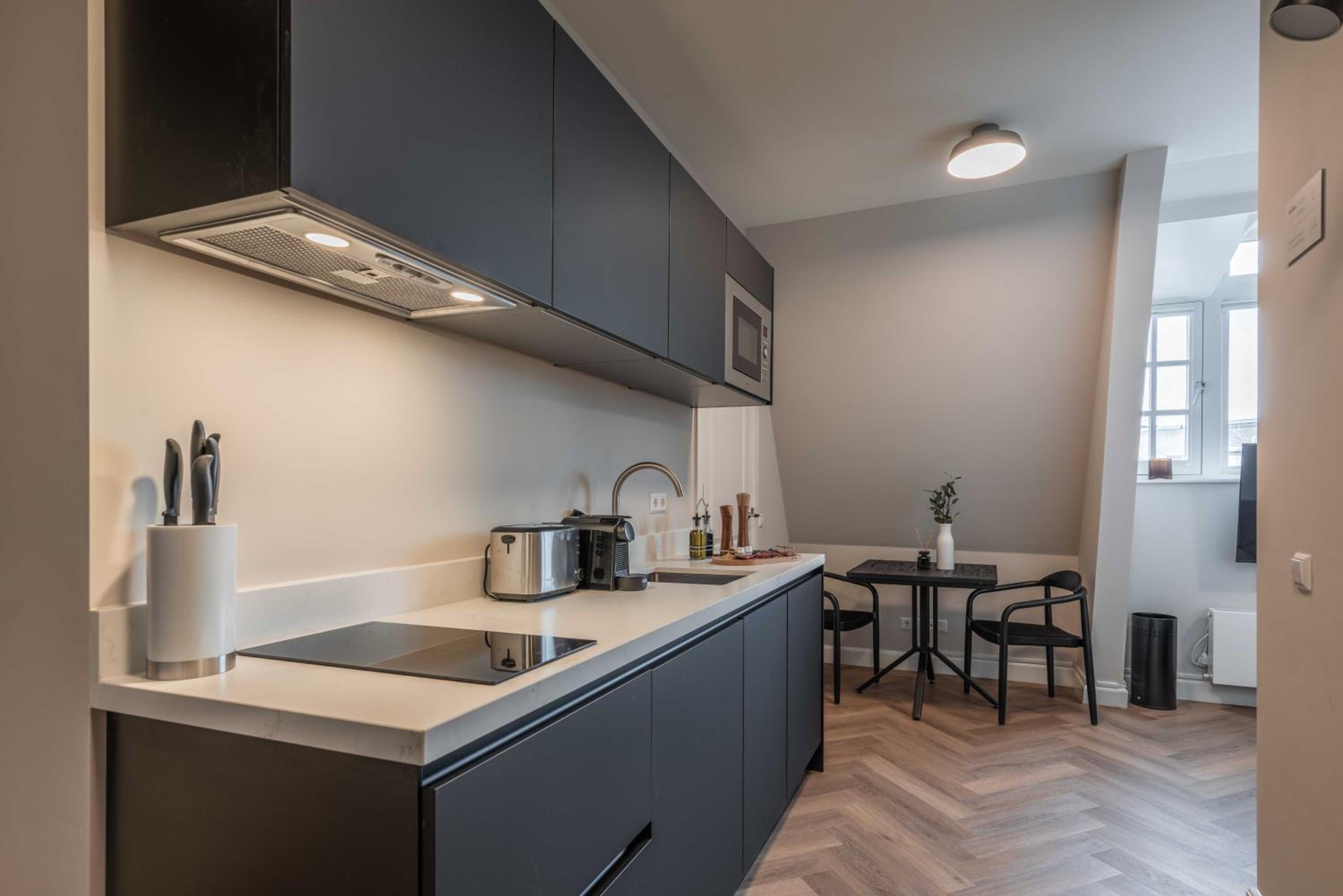 One-Bedroom Suite - Photo 3