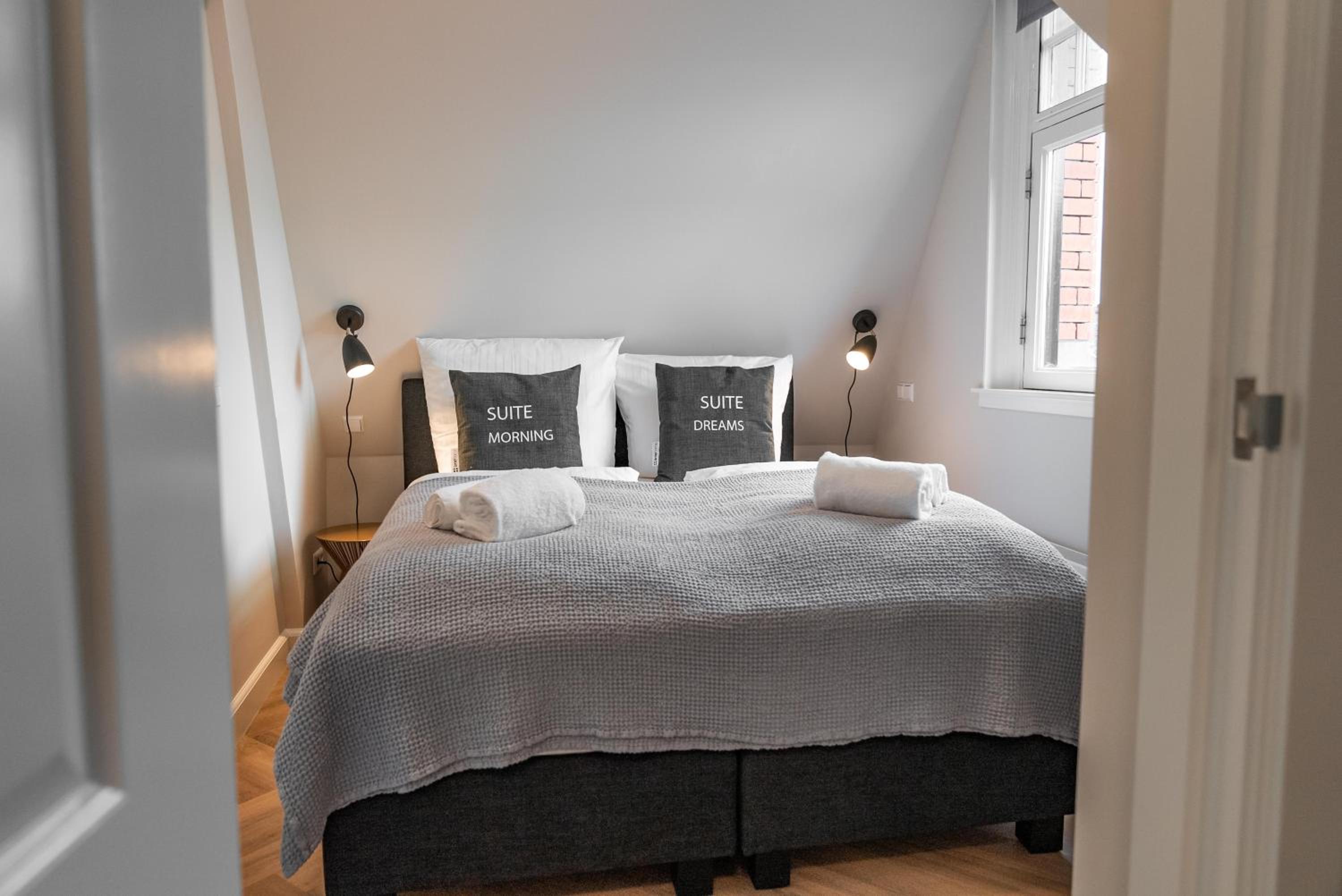 One-Bedroom Suite - Photo 1