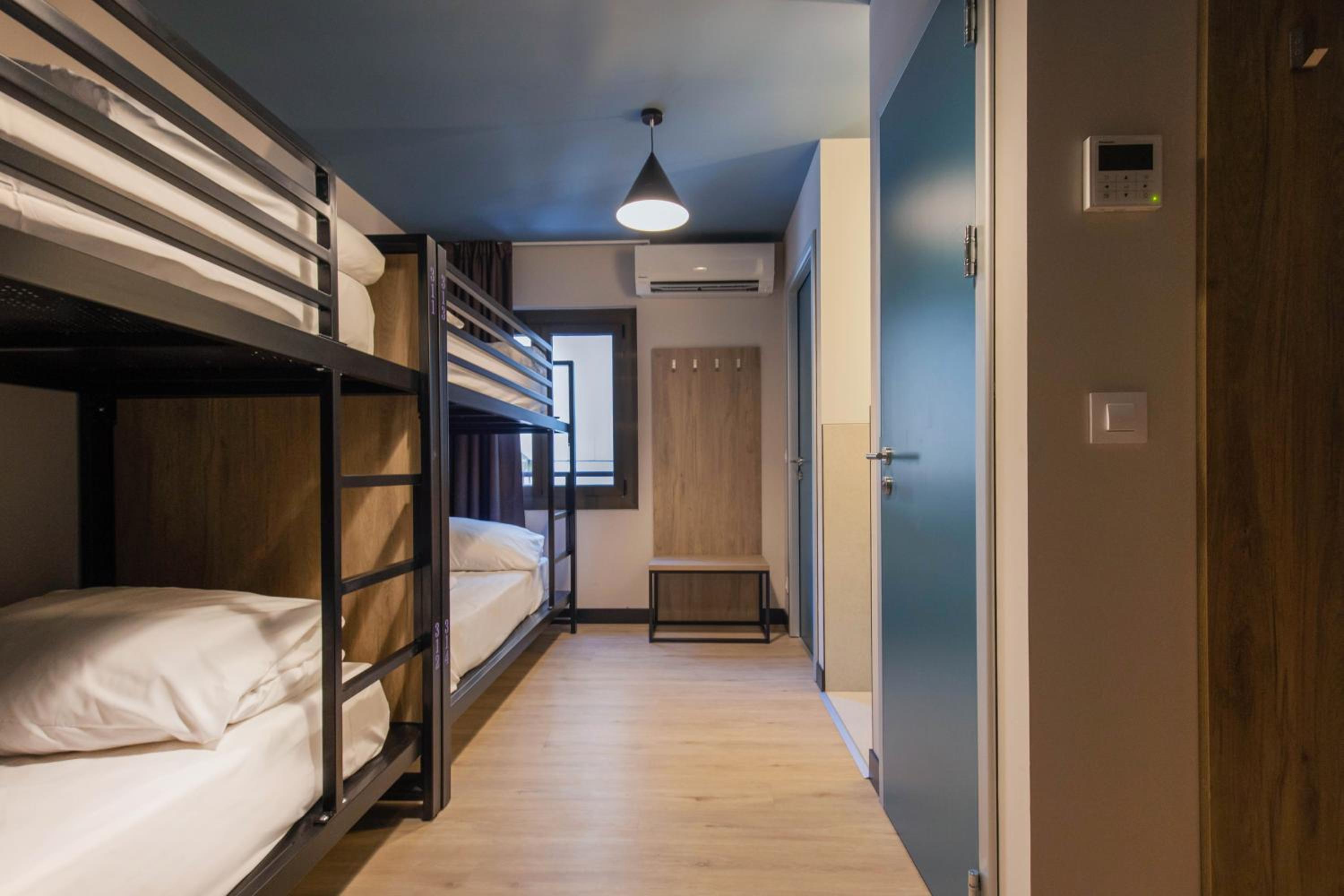 Bed in 4-Bed Dormitory Room photo 1