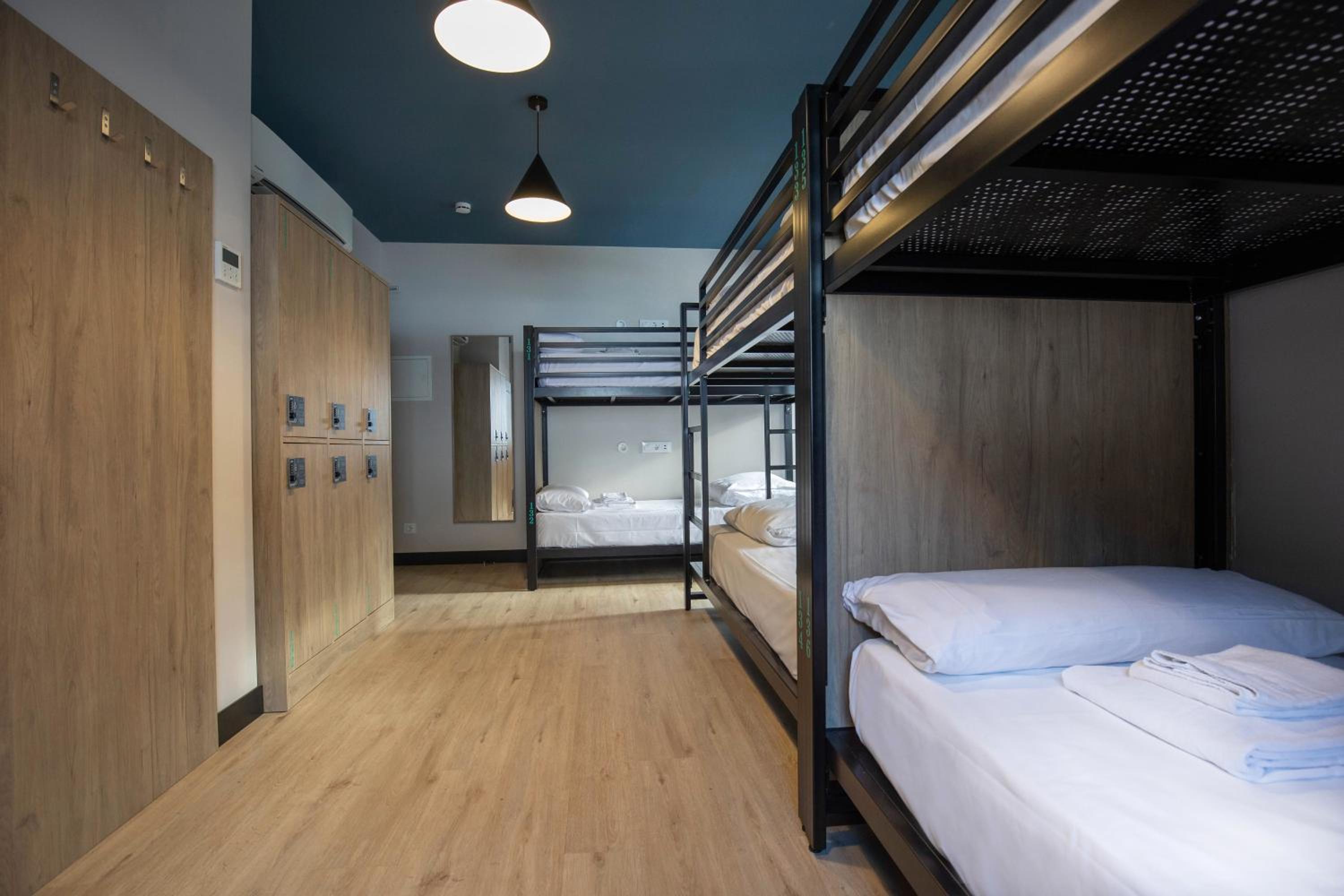 Bed in 6-Bed Mixed Dormitory Room photo 1